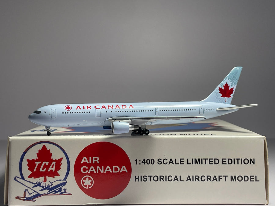 Aeroclassics 1:400 Air Canada Boeing 767-300 C-GGFJ Mint Green ACACA028