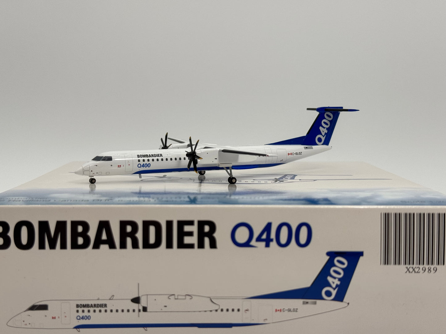 JC Wings 1:200 House Colors Bombardier Q400 C-GLOZ Rollout XX2989