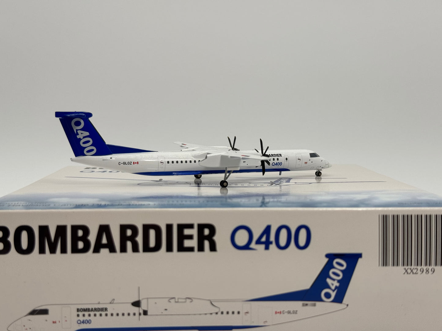 JC Wings 1:200 House Colors Bombardier Q400 C-GLOZ Rollout XX2989