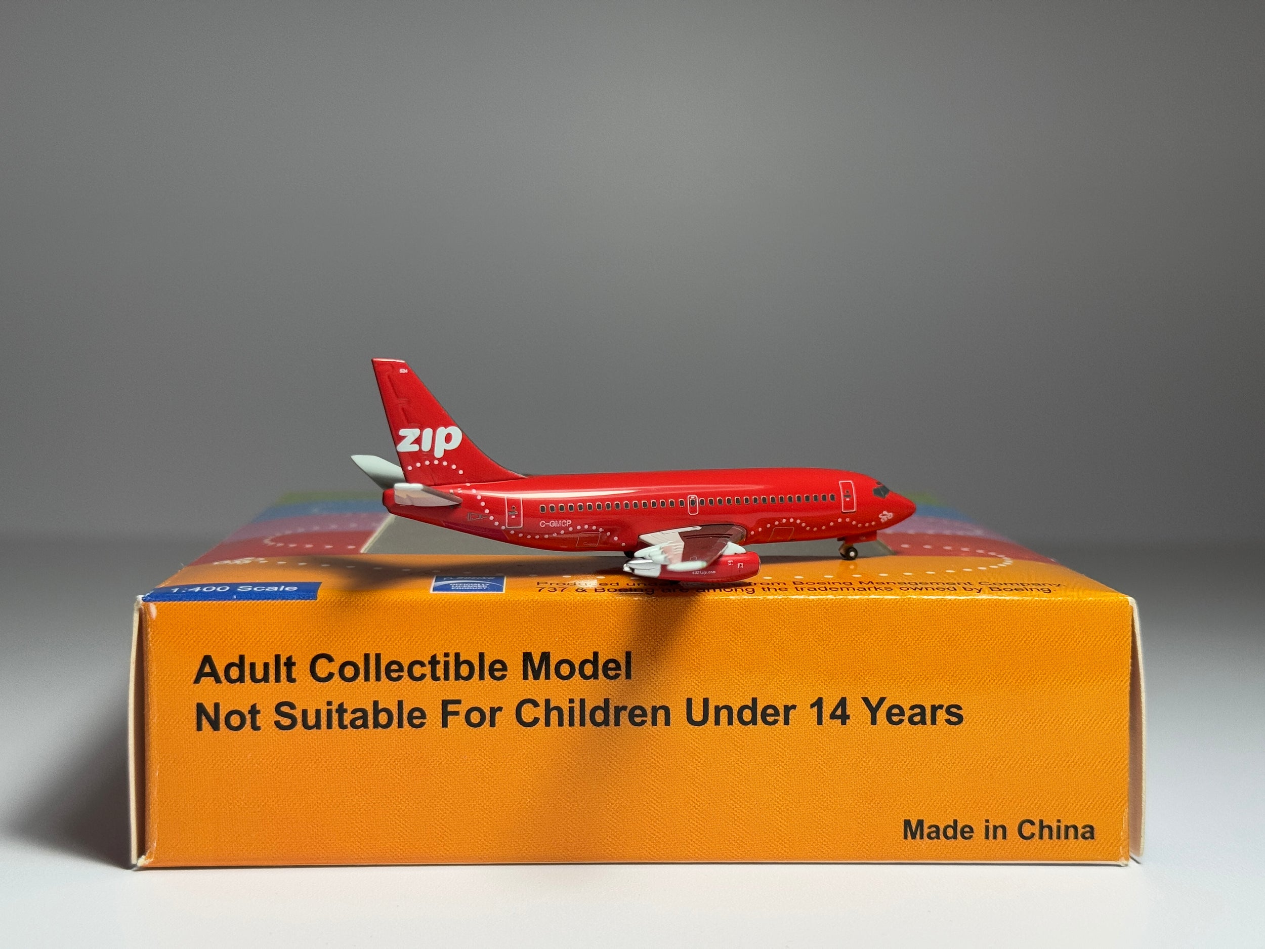 Aeroclassics 1:400 ZIP Air Boeing 737-200 C-GMCP red scheme ACCGMCP
