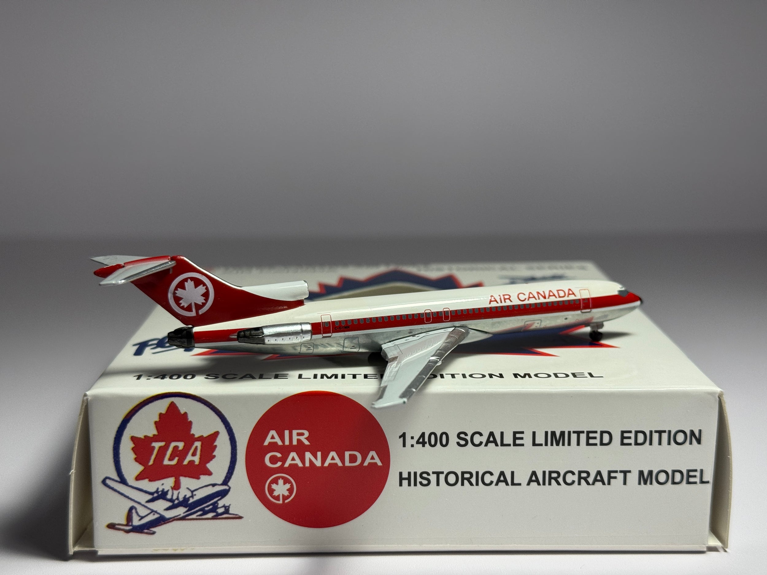Aeroclassics 1:400 Air Canada Boeing 727-200 C-GYMN Red Stripe AC419990
