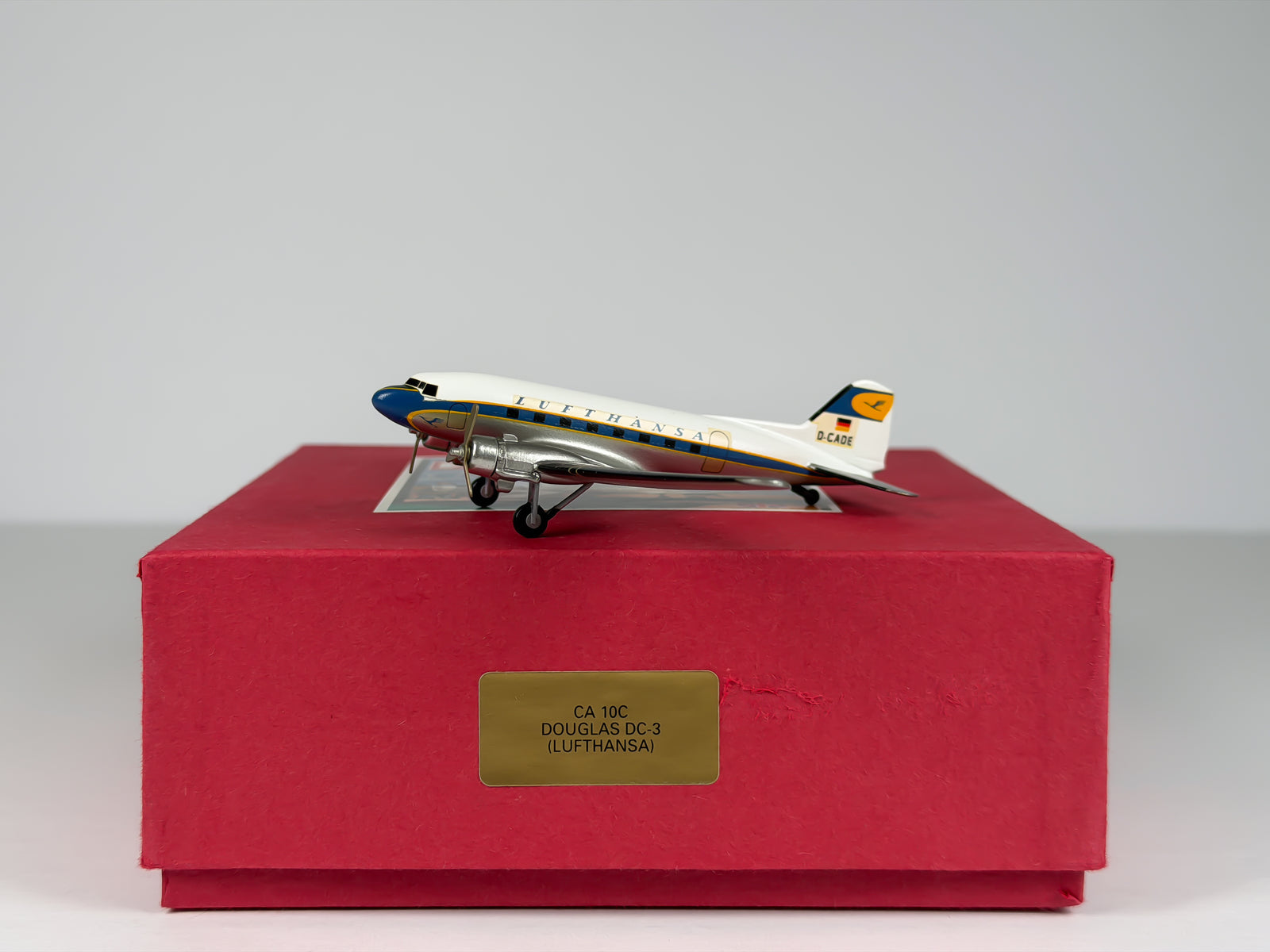 Lufthansa Douglas DC-3 1:200 Western Models D-CADE (CA-10C)