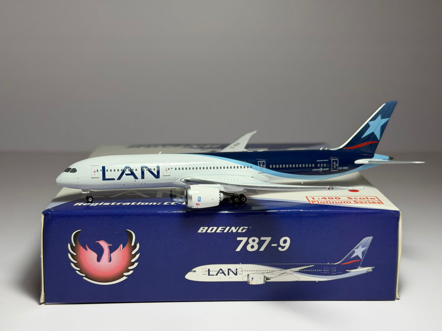 Phoenix Model 1:400 LAN Boeing 787-9 CC-BGA PH411110