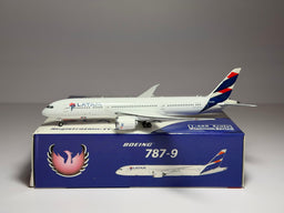 Phoenix Model 1:400 LATAM Boeing 787-9 CC-BGK PH411273