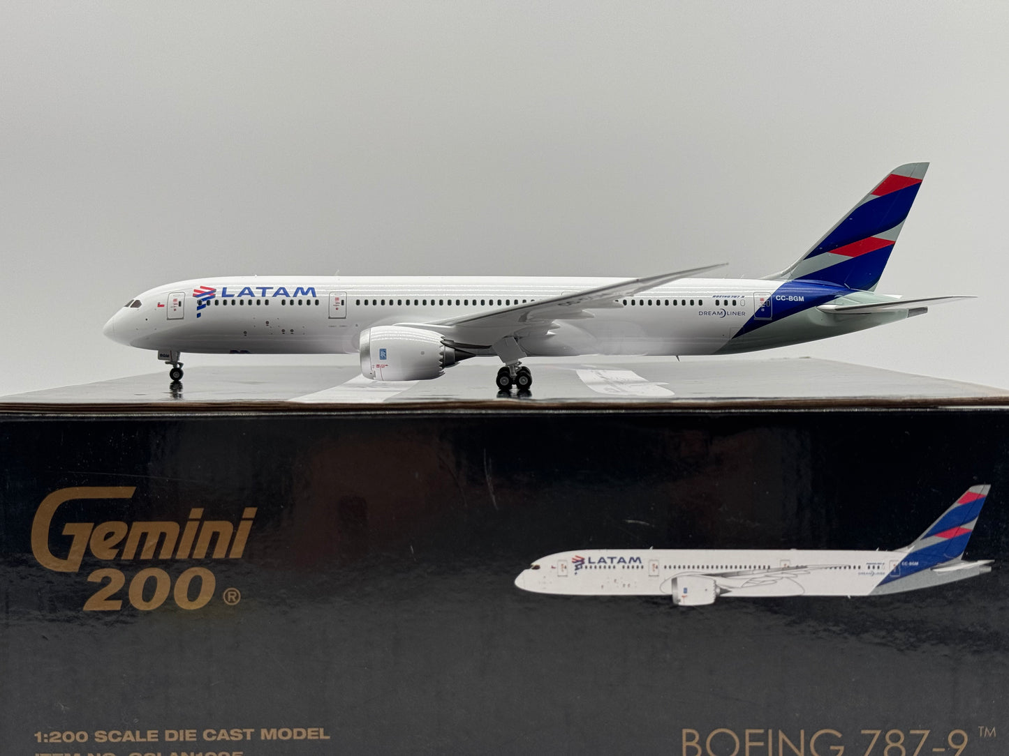 Gemini Jets 1:200 LATAM Airlines B787-9 CC-BGM G2LAN1095