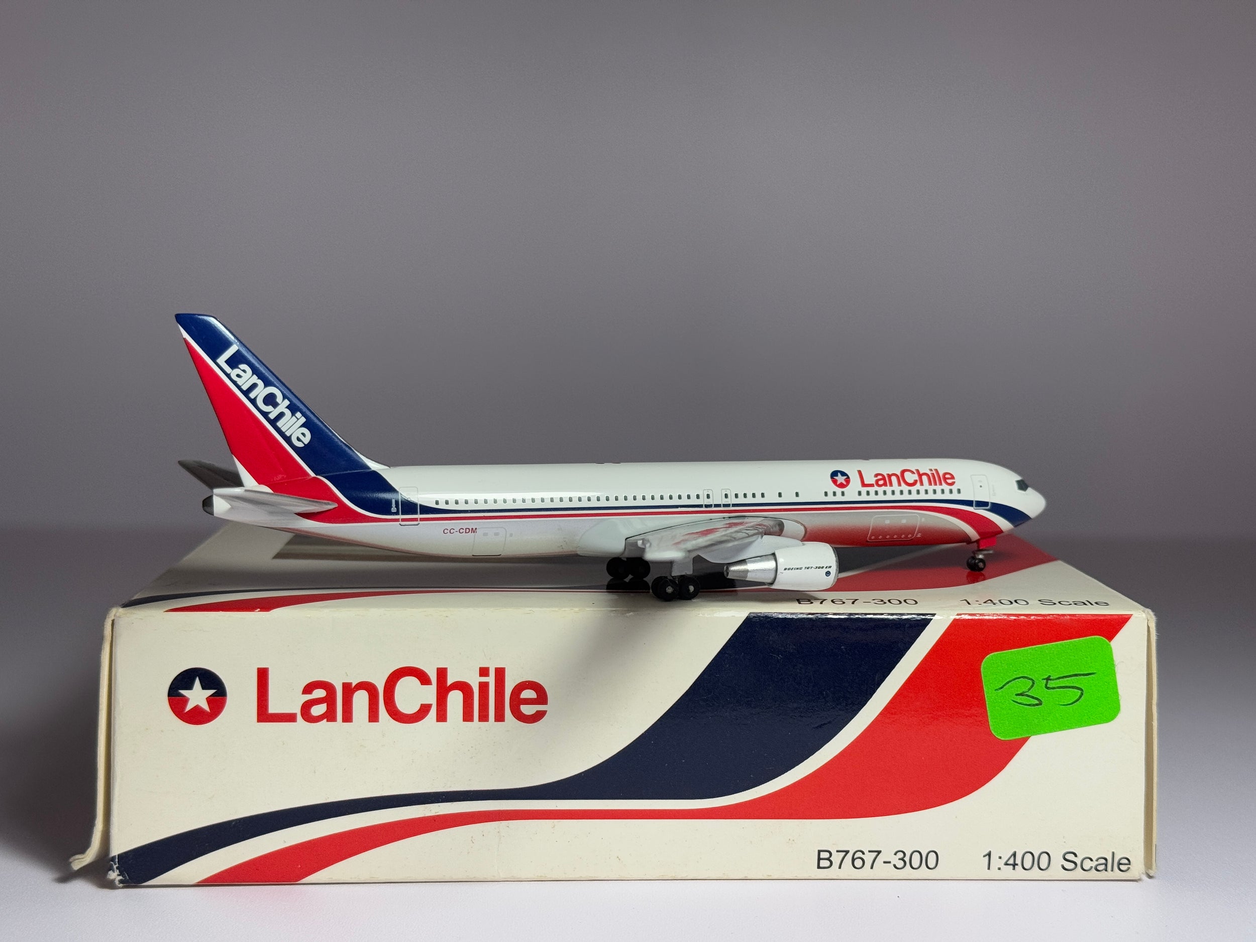 Aeroclassics 1:400 LAN Chile Boeing 767-300 CC-CDM BB4-2004-45