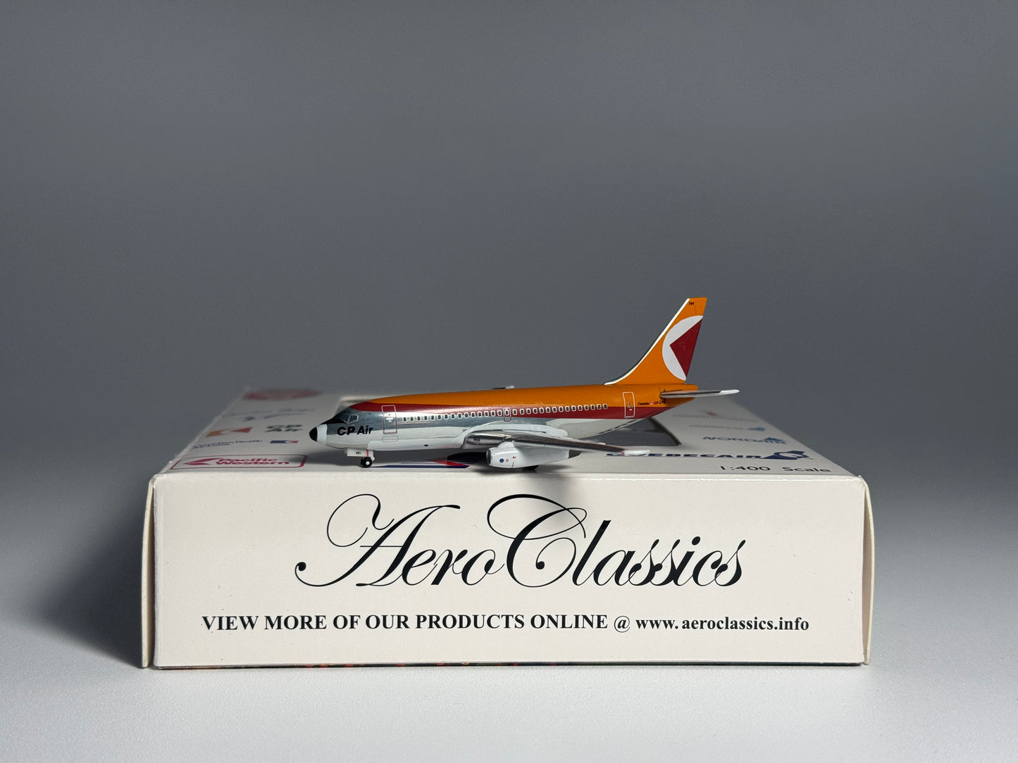 Aeroclassics 1:400 CP Air Boeing 737-200 CF-CPB ACCFCPB