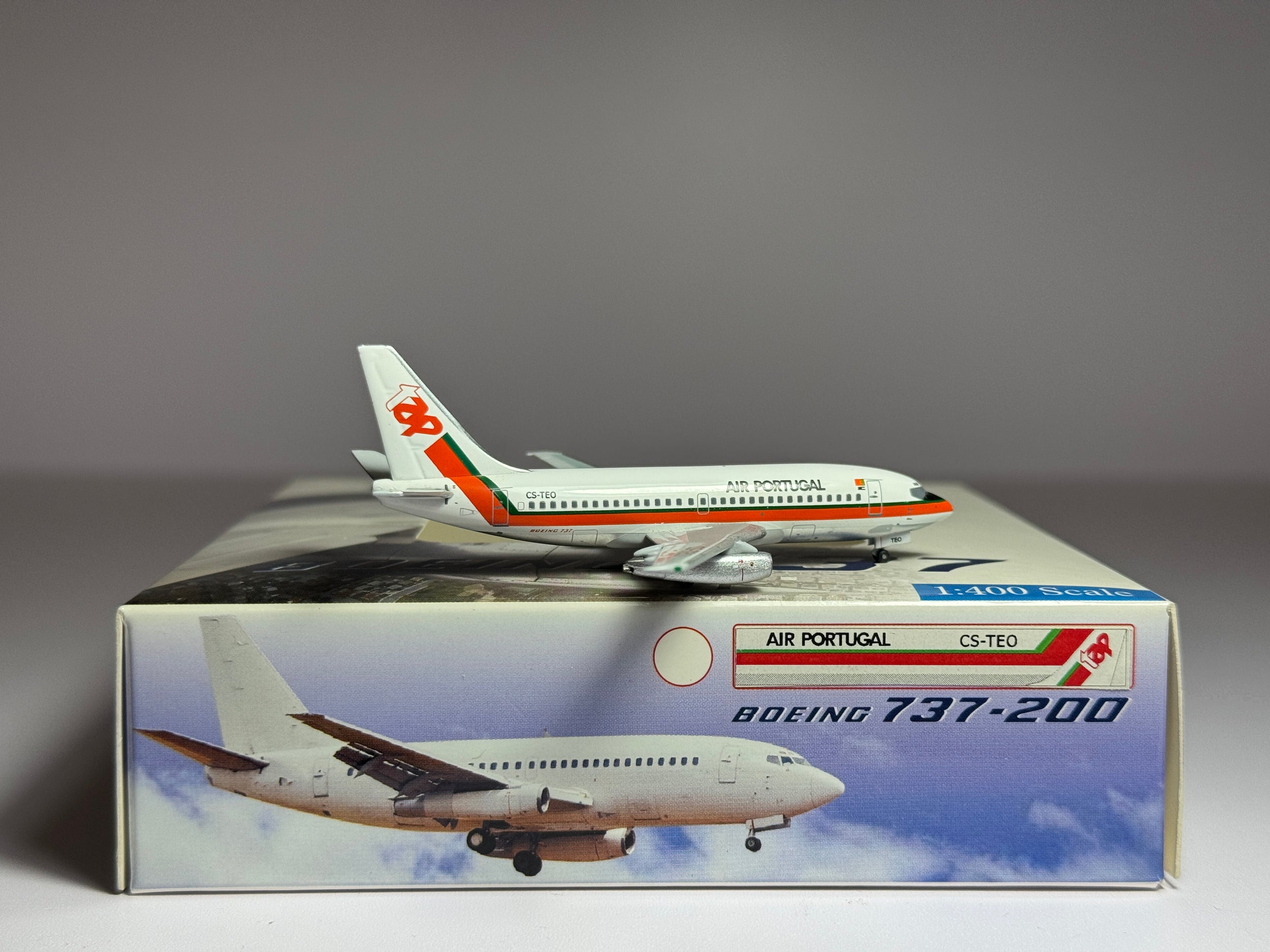Aeroclassics 1:400 TAP Air Portugal Boeing 737-282 CS-TEO red stripe ACCSTEO