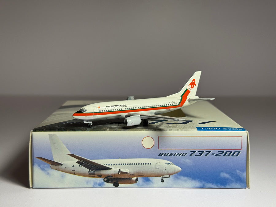 Aeroclassics 1:400 TAP Air Portugal Boeing 737-282 CS-TIA 1980s livery ACCSTIA