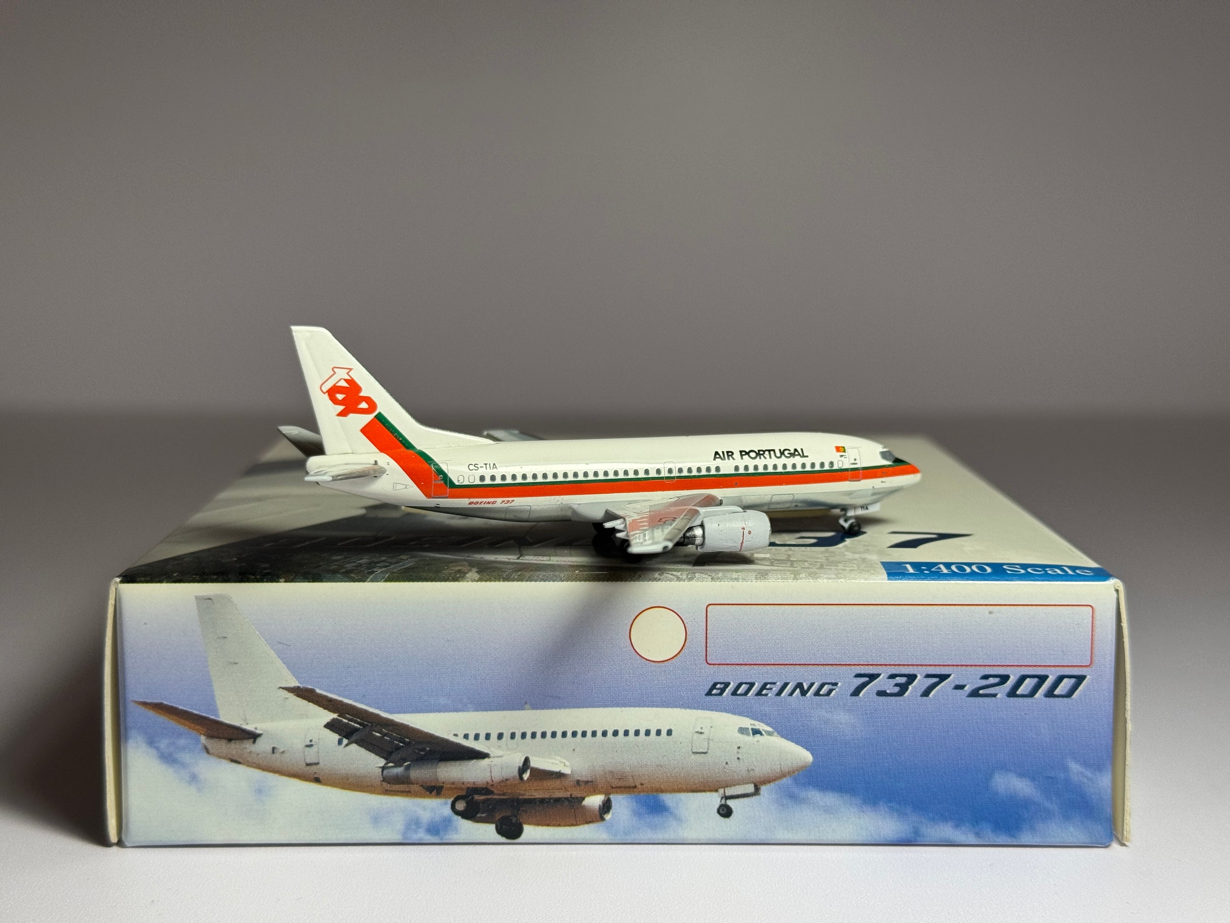 Aeroclassics 1:400 TAP Air Portugal Boeing 737-282 CS-TIA 1980s livery ACCSTIA