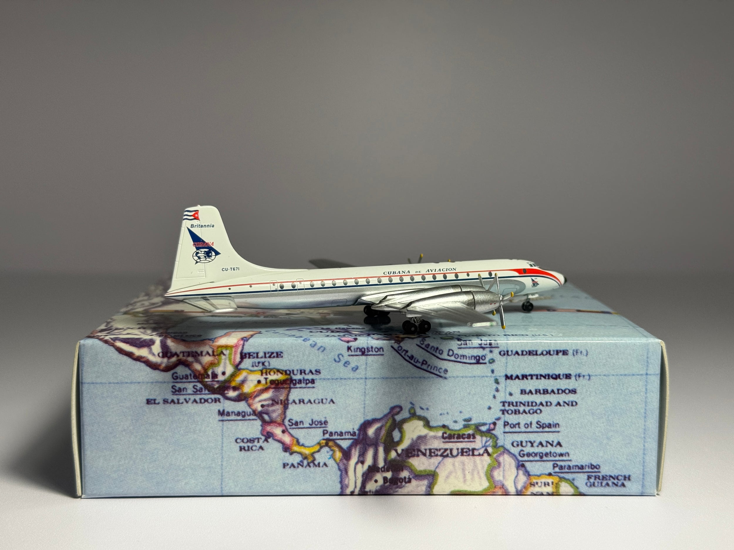 Aeroclassics 1:400 Cubana Bristol Britannia 300 CU-T671 AC368