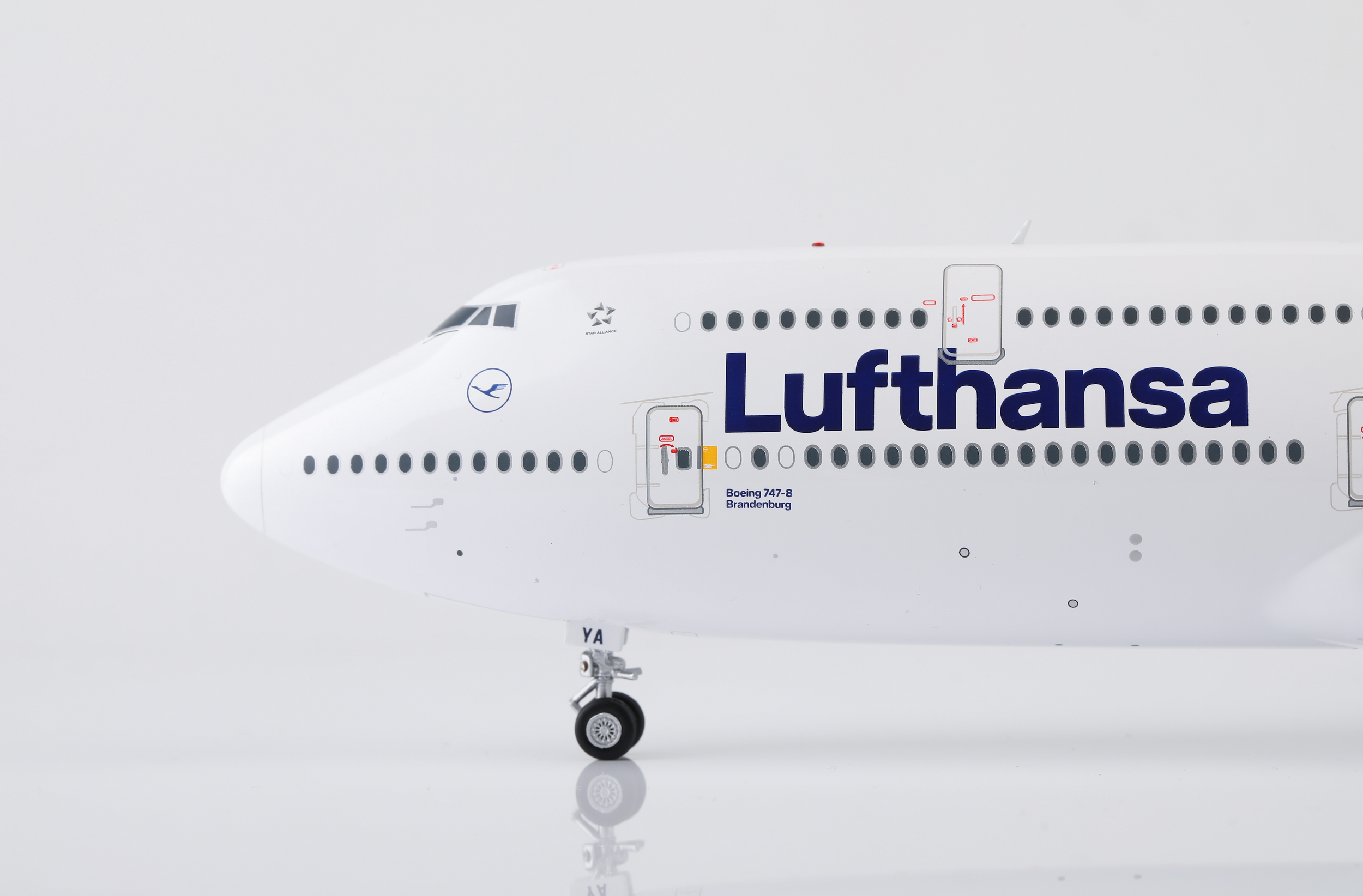 SQ Wings 1:200 Lufthansa Boeing 747-8 D-ABYA “New Livery” L2054