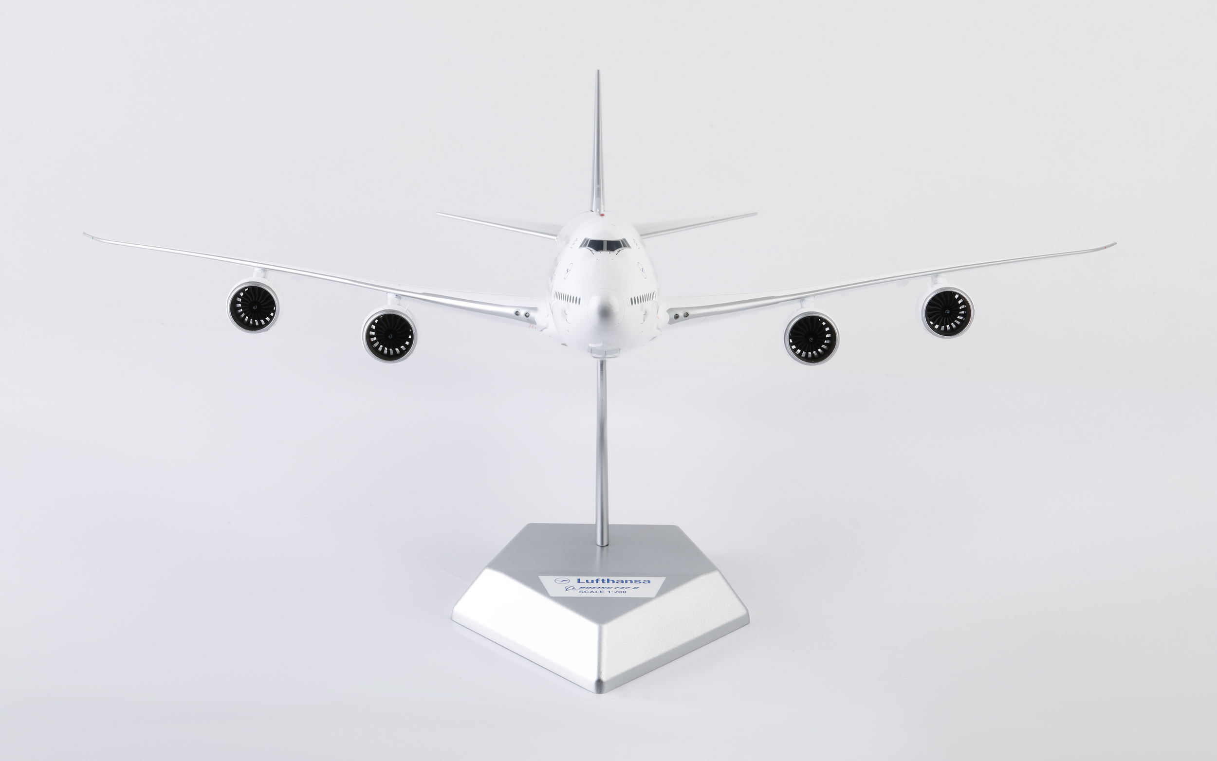 SQ Wings 1:200 Lufthansa Boeing 747-8 D-ABYA “New Livery” L2054