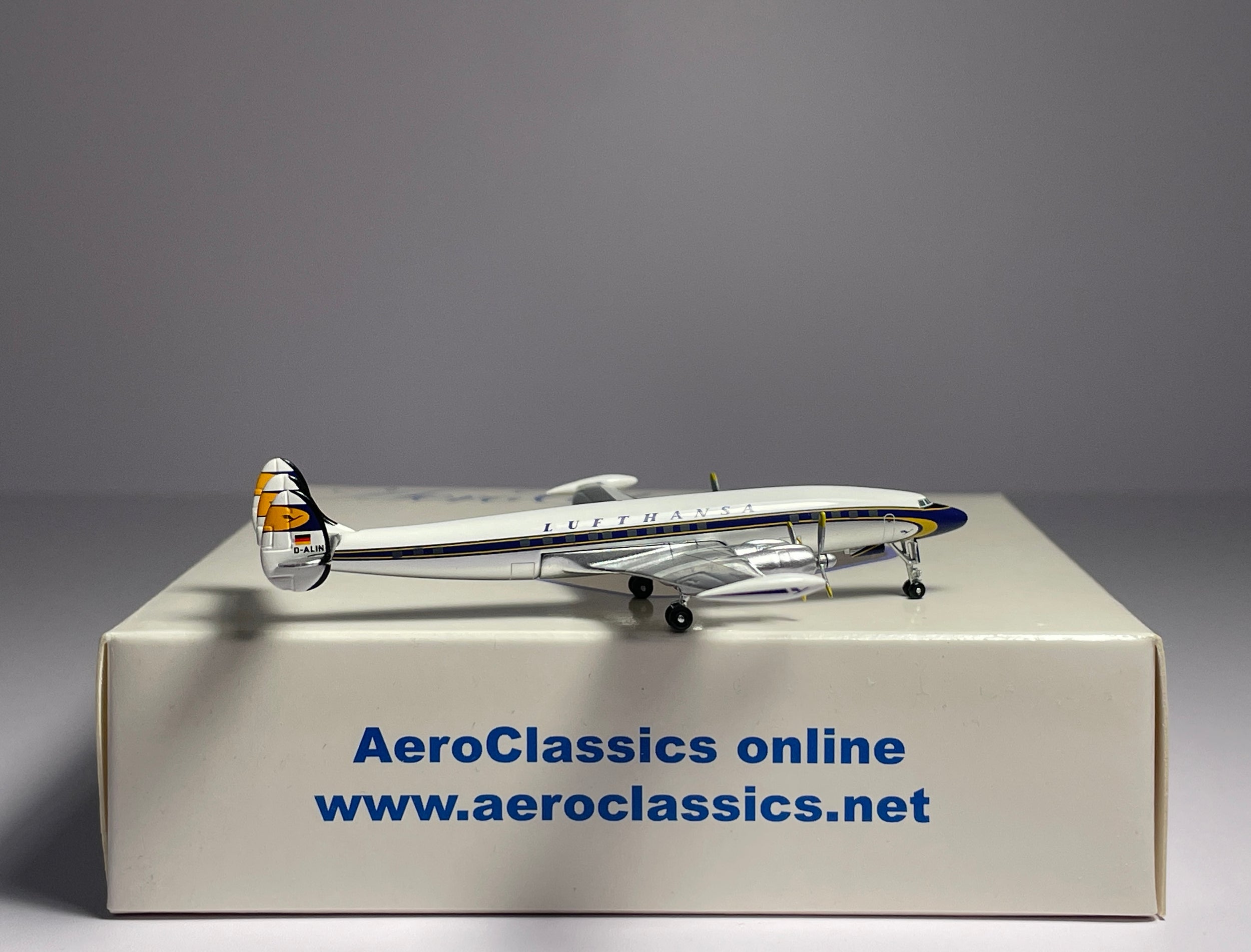 Aeroclassics 1:400 Lufthansa Lockheed L-1049 D-ALIN Super Constellation ACDLH092