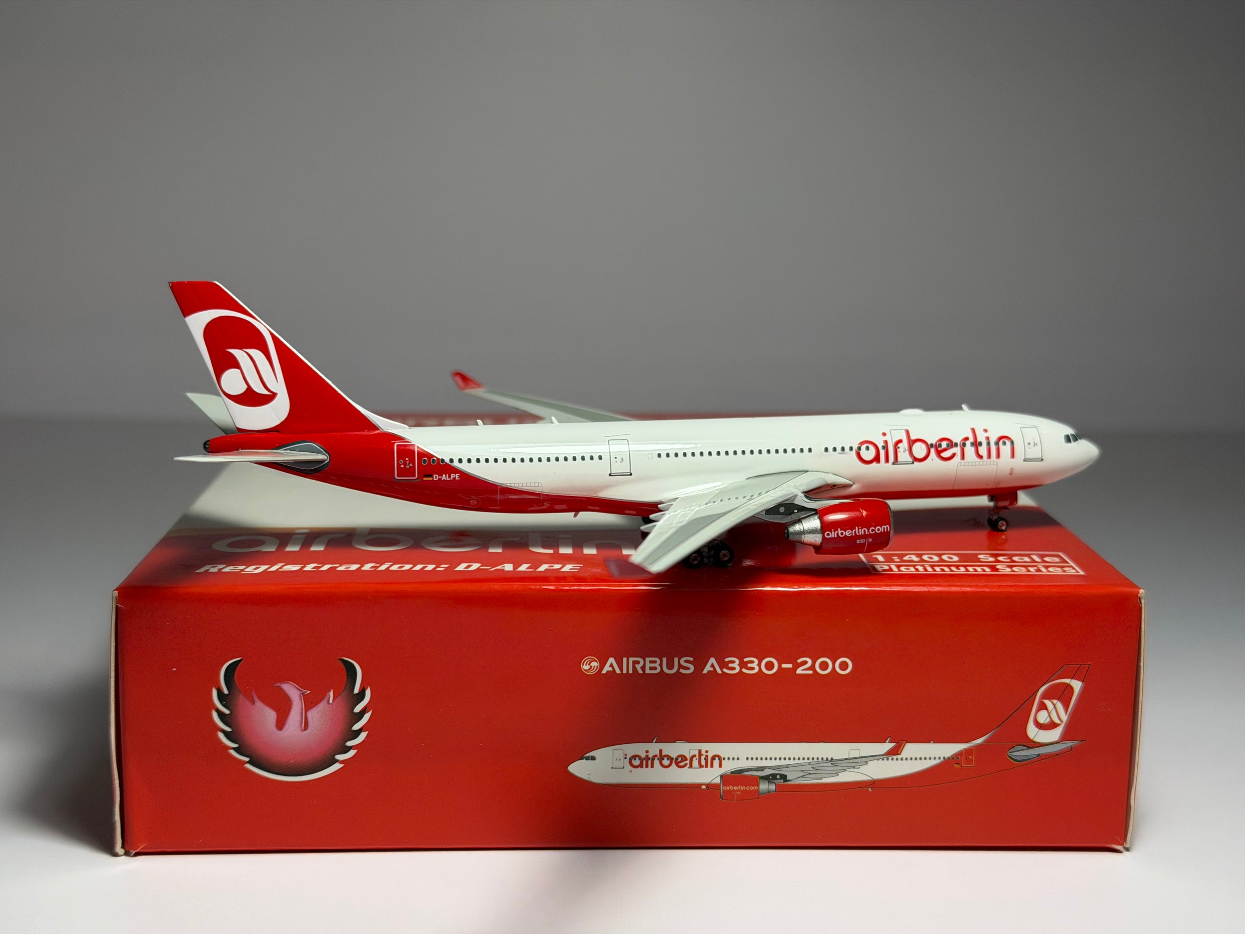 Phoenix Model 1:400 Air Berlin Airbus A330-200 D-ALPE PH411143