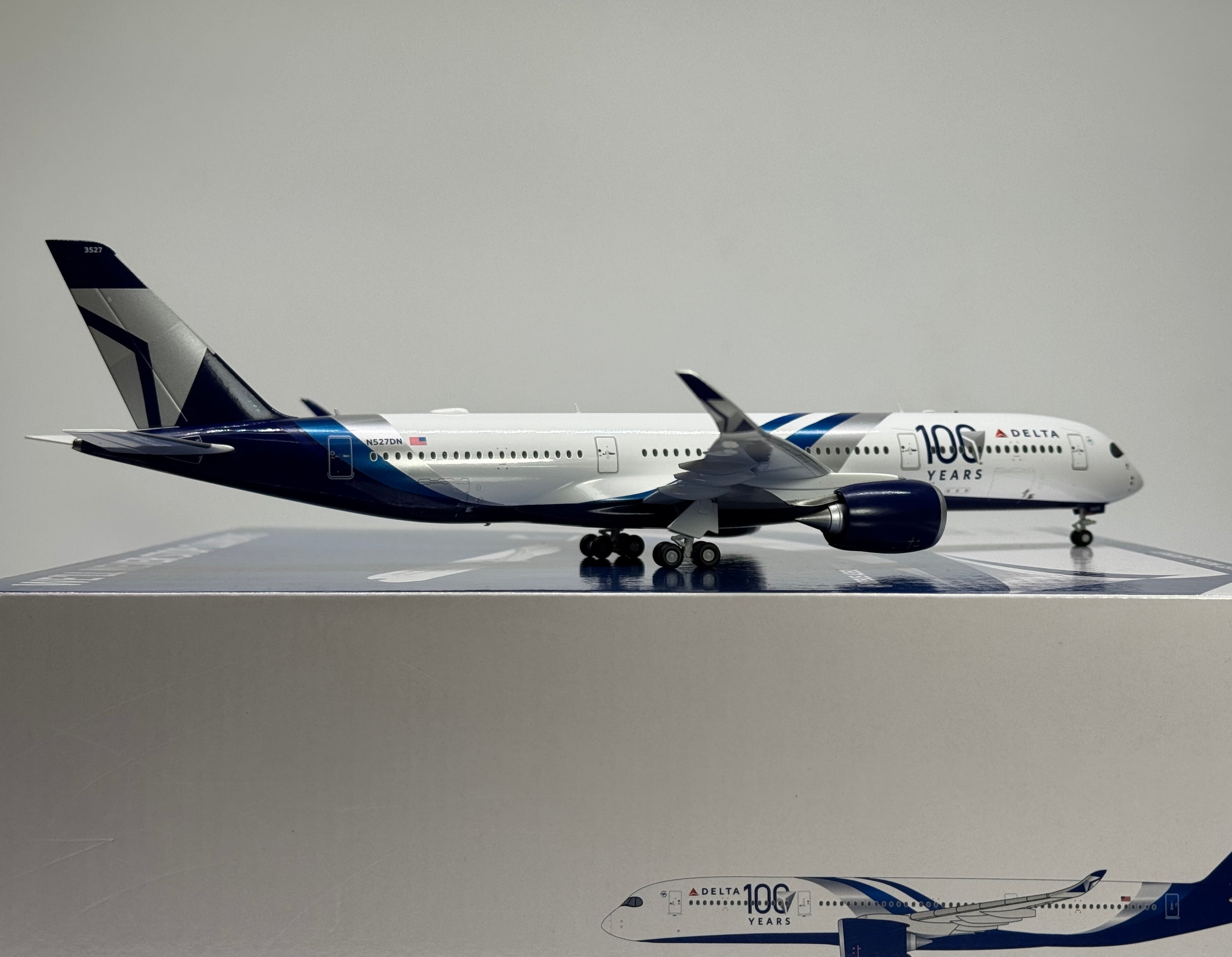 Gemini Jets 1:200 Delta Airlines Airbus A350-900 N527DN "100 Years" G2DAL1400 w/stand