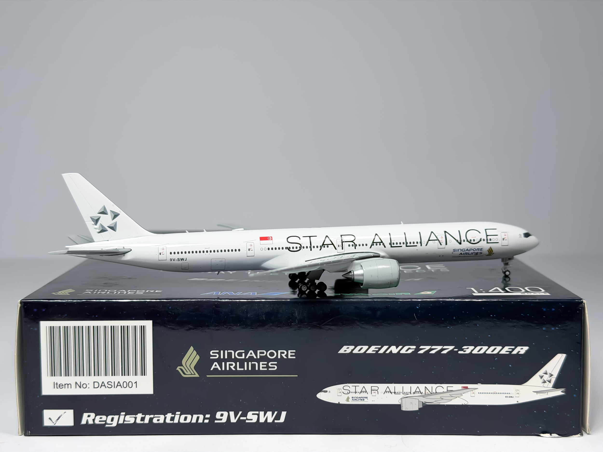 Singapore Airlines Boeing 777-300ER 1:400 JC Wings 9V-SWJ (DASIA001)