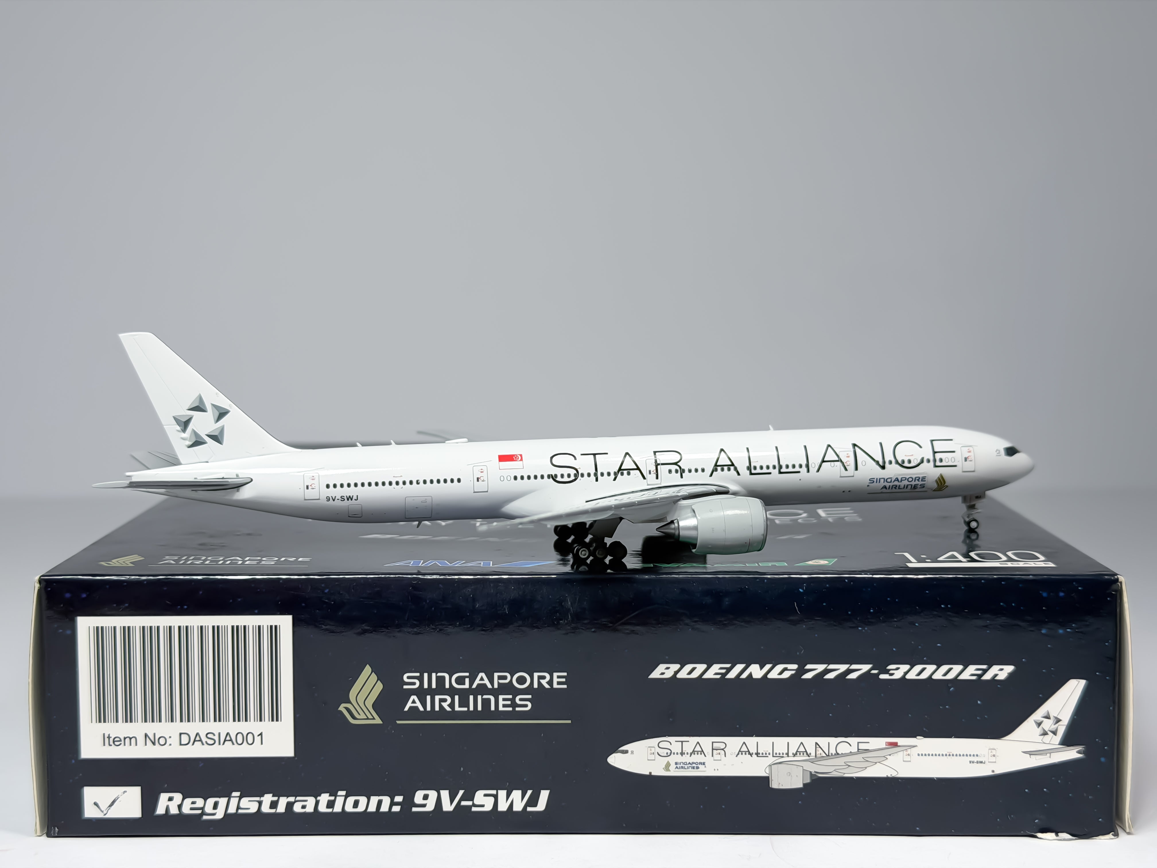 Singapore Airlines Boeing 777-300ER 1:400 JC Wings 9V-SWJ (DASIA001)