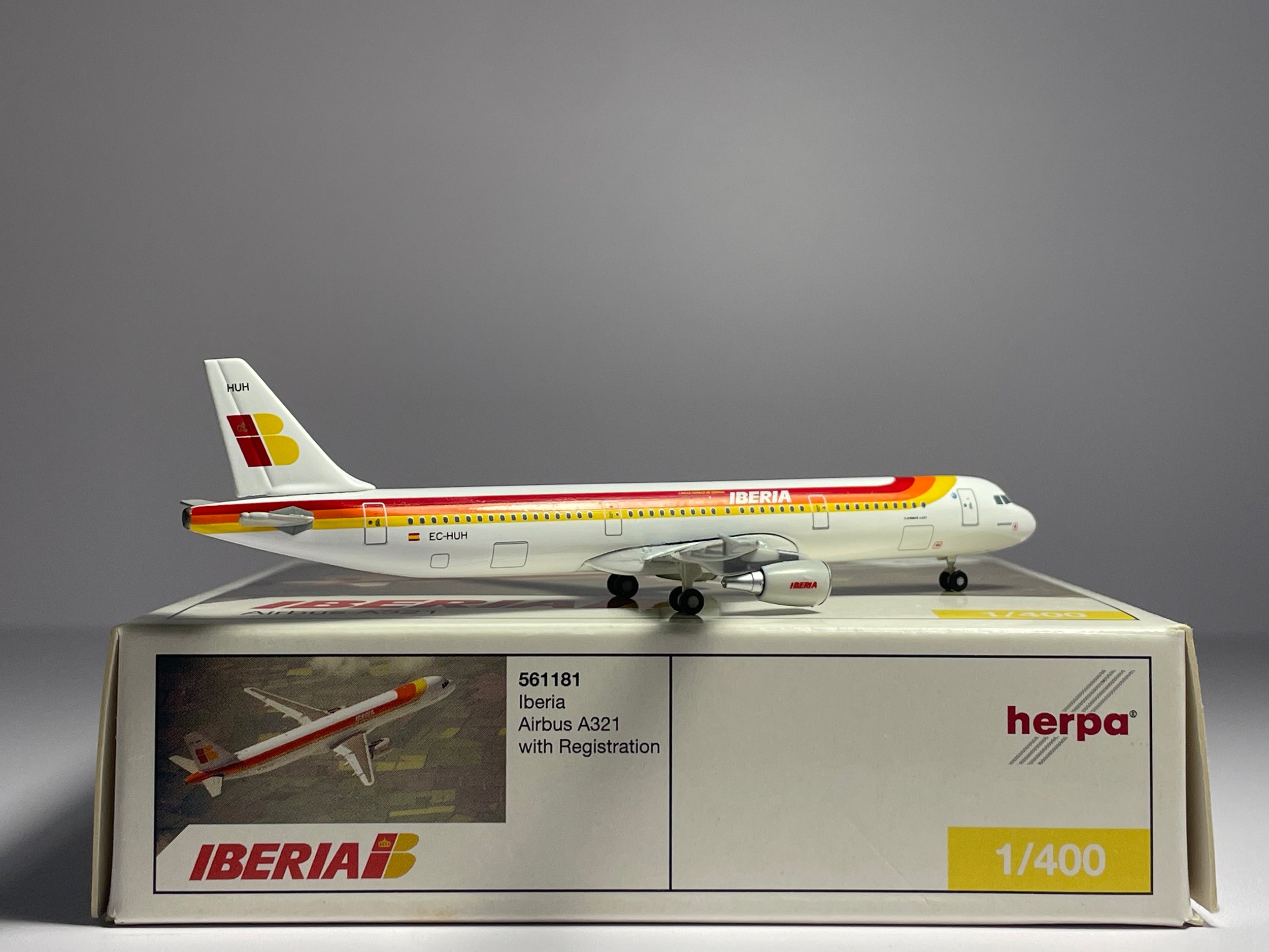 Herpa 1:400 Iberia Airlines Airbus A321 EC-HUH 1990s colors 561181