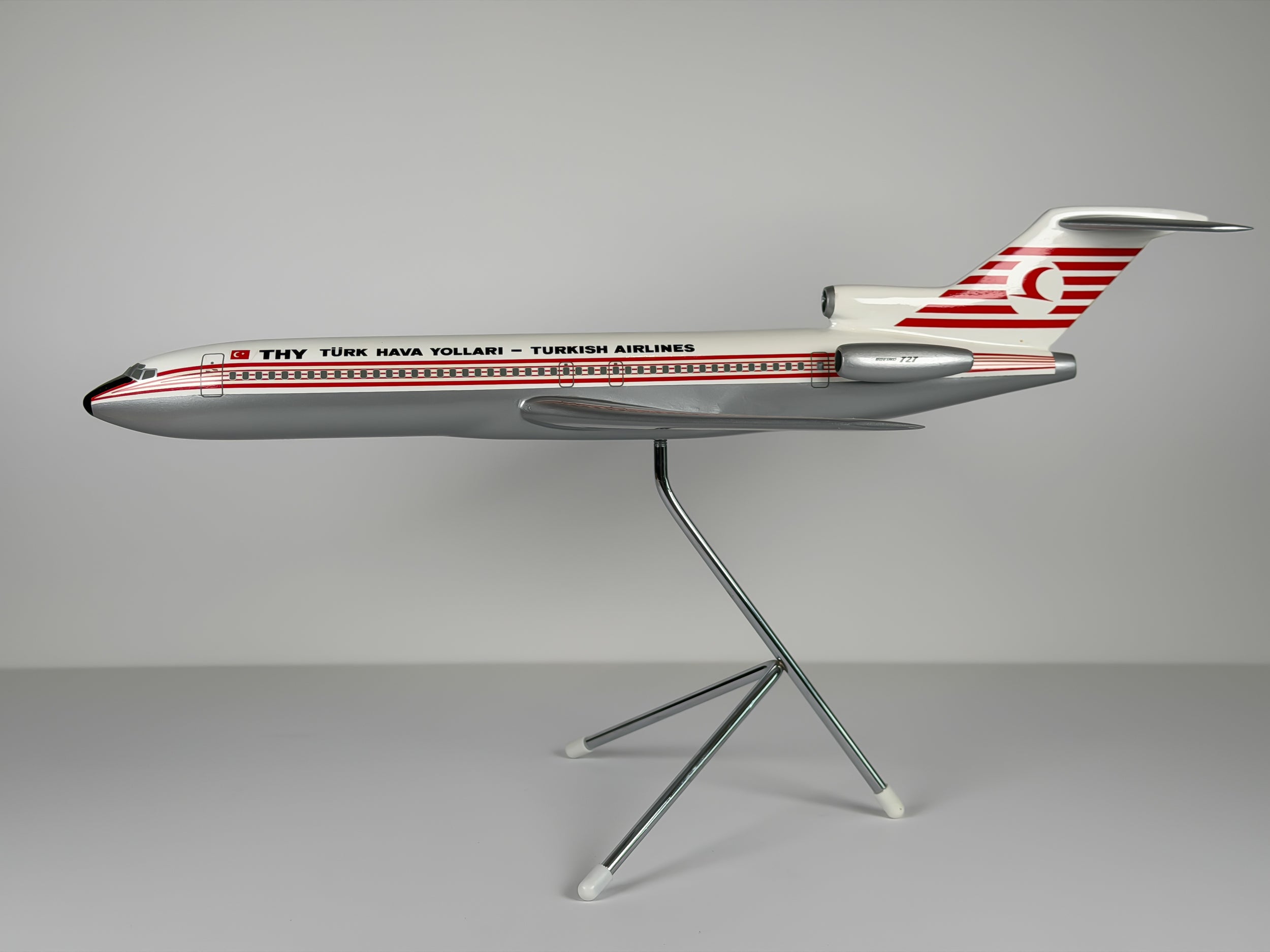 1:100 Turkish Airlines 727-200 - Pajamas - THY | Executive Display Models