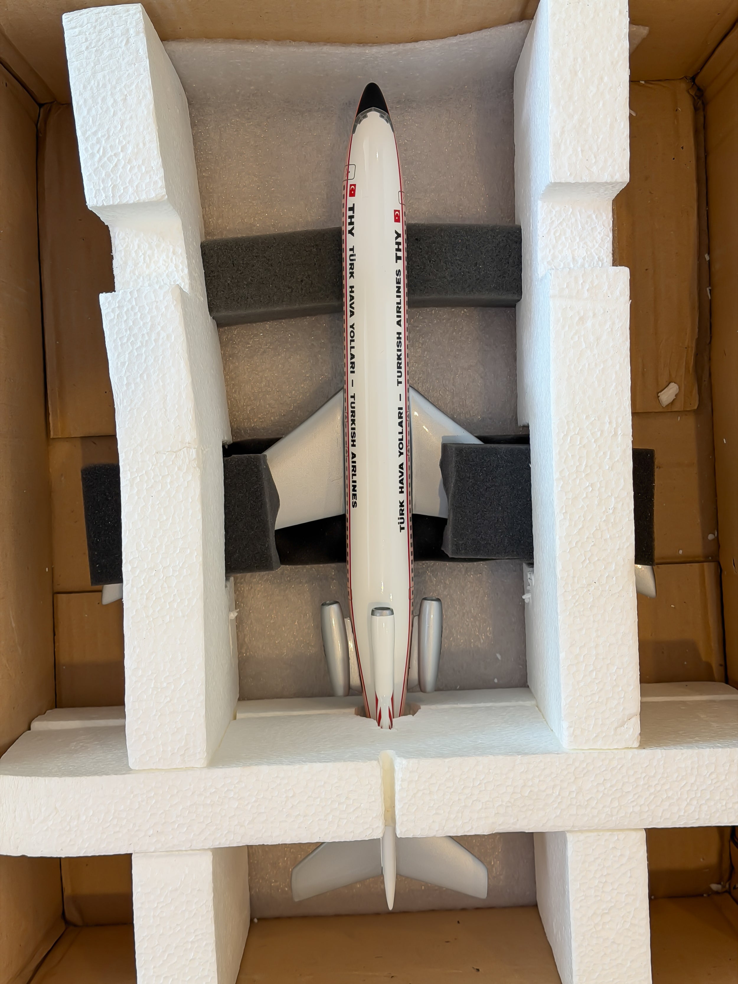 1:100 Turkish Airlines 727-200 - Pajamas - THY | Executive Display Models