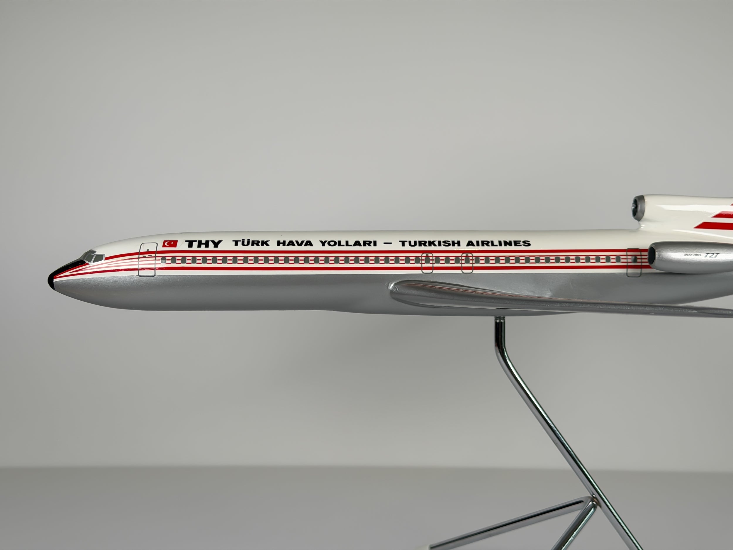 1:100 Turkish Airlines 727-200 - Pajamas - THY | Executive Display Models