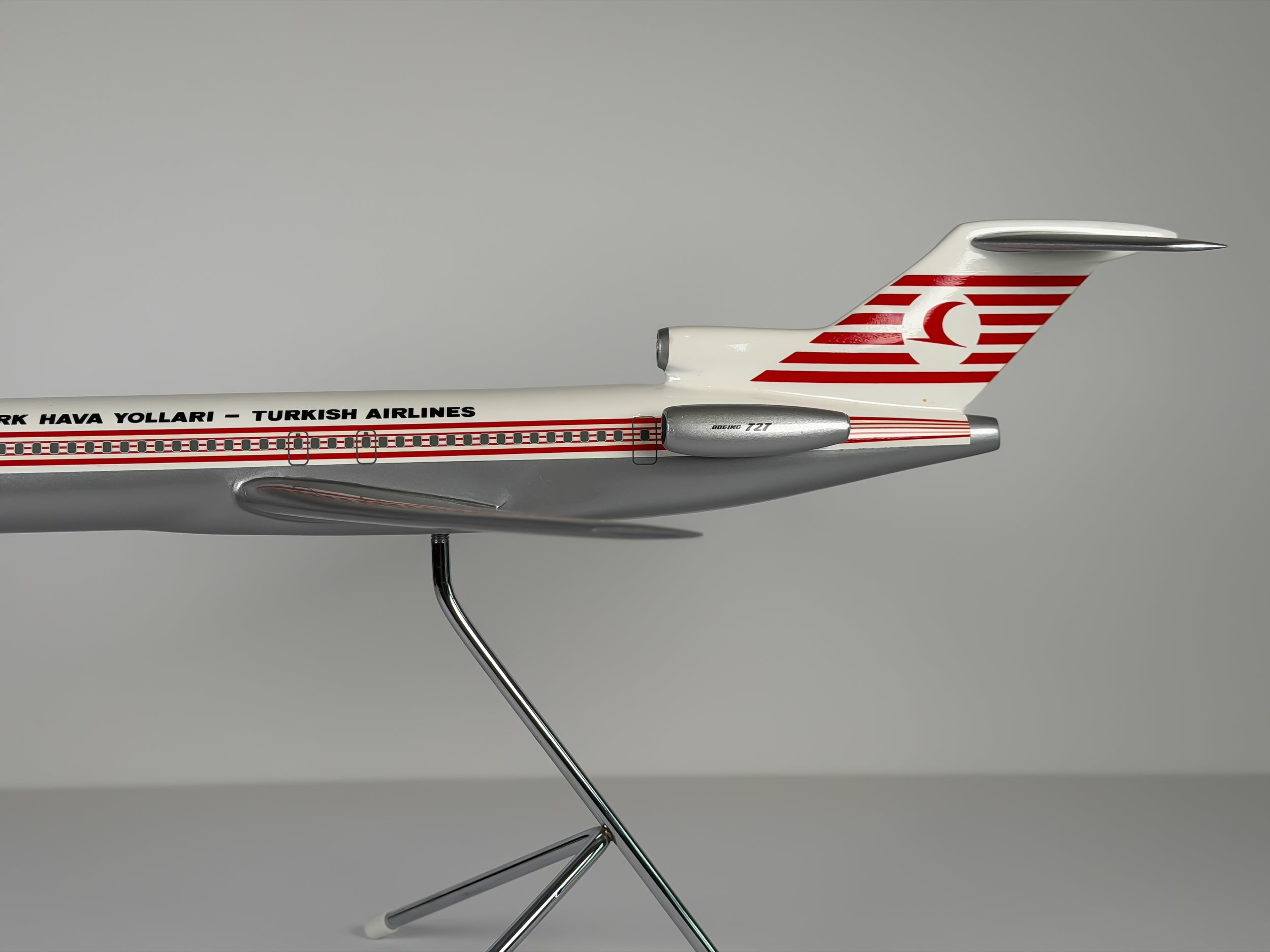 1:100 Turkish Airlines 727-200 - Pajamas - THY | Executive Display Models