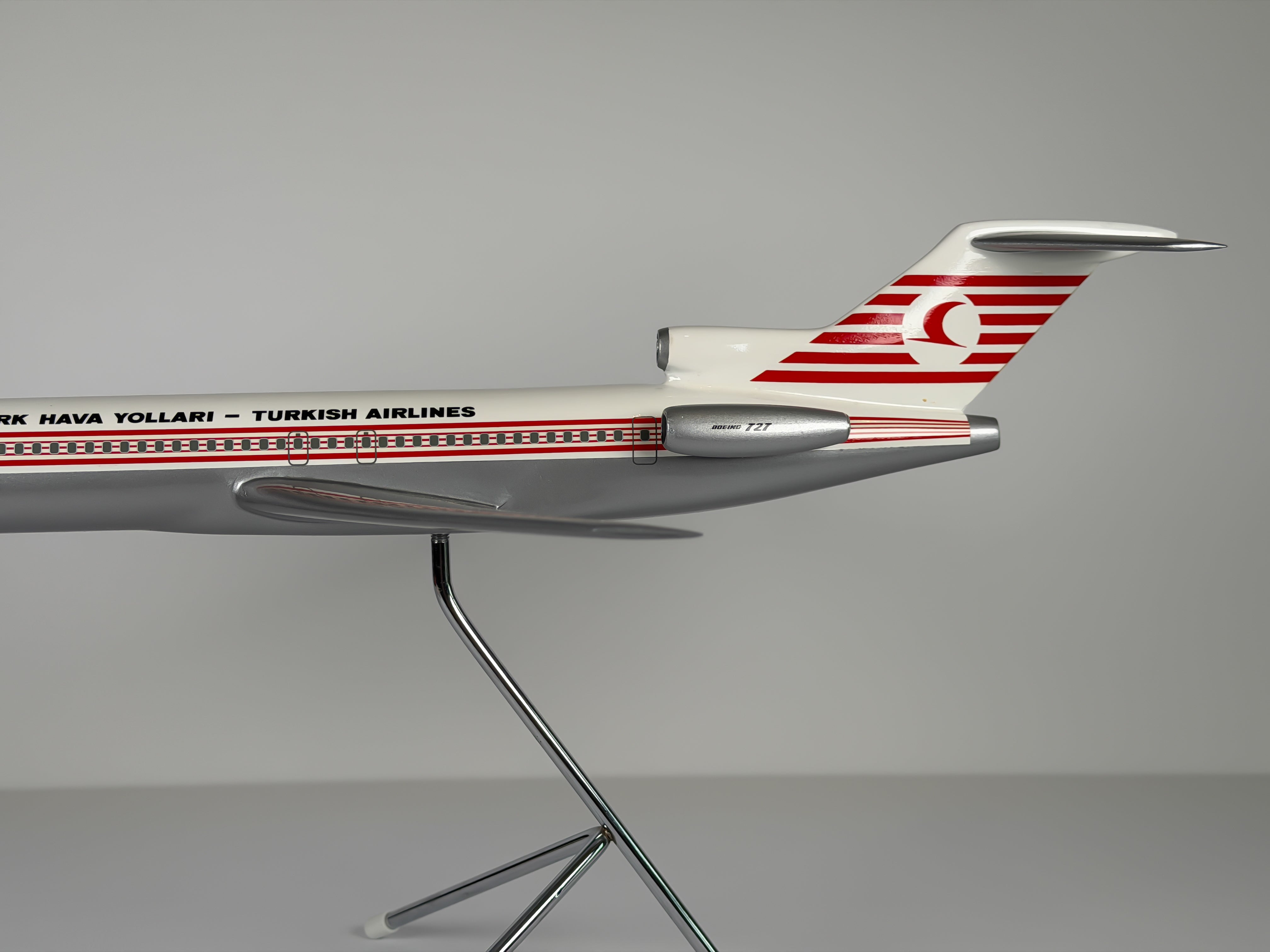 1:100 Turkish Airlines 727-200 - Pajamas - THY | Executive Display Models
