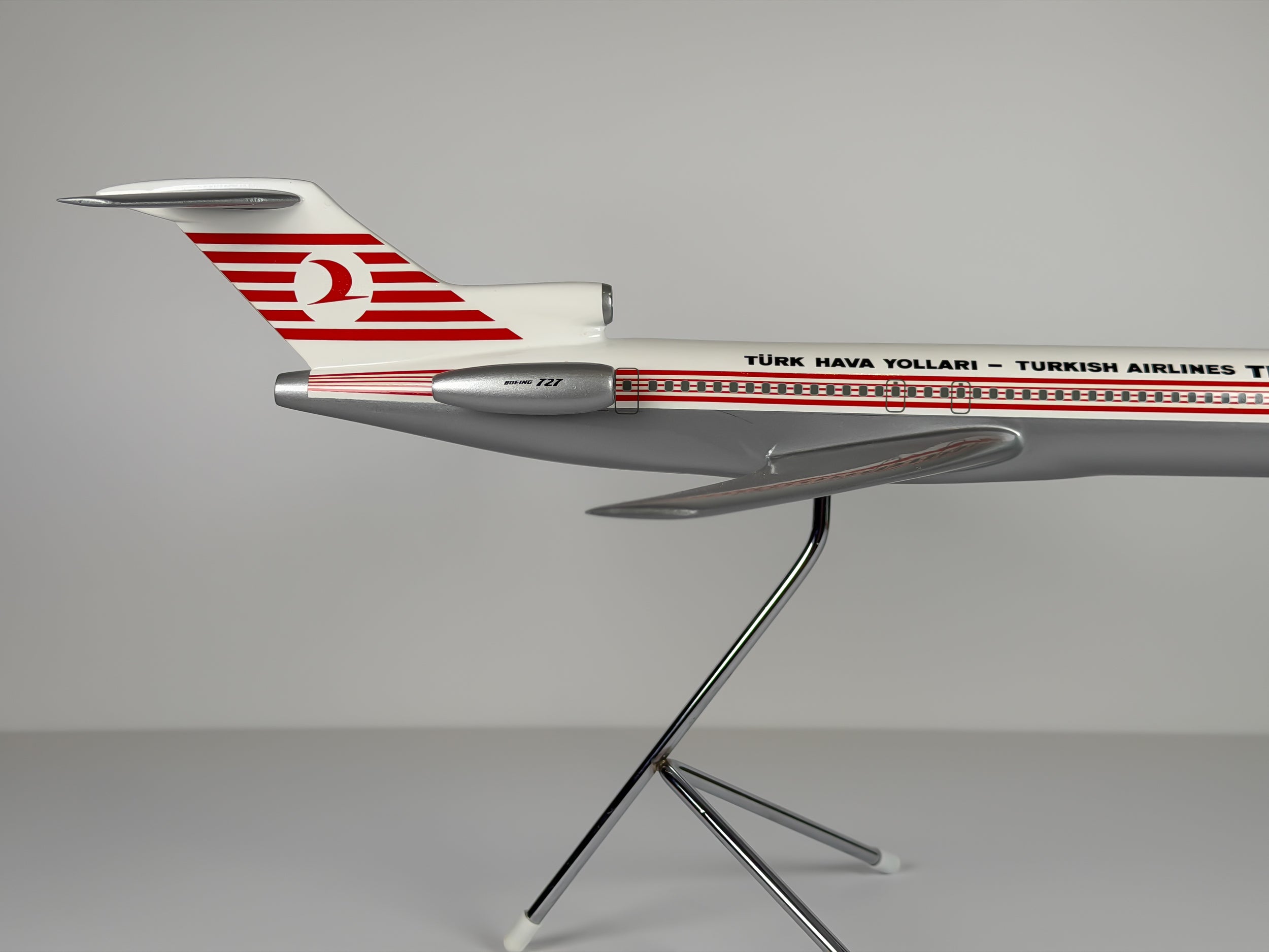 1:100 Turkish Airlines 727-200 - Pajamas - THY | Executive Display Models