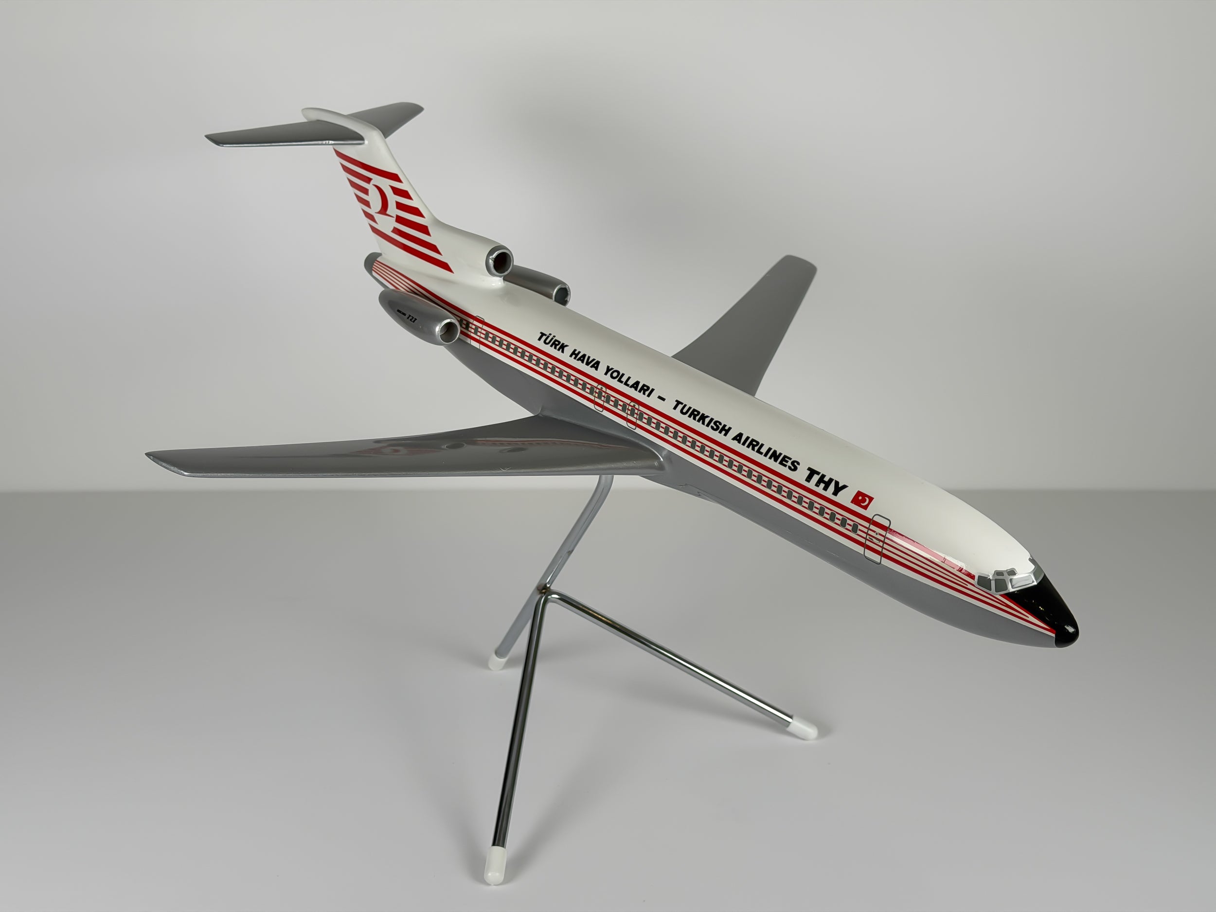 1:100 Turkish Airlines 727-200 - Pajamas - THY | Executive Display Models