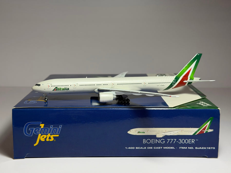 Gemini Jets 1:400 Alitalia Boeing 777-300ER EI-WLA current colors GJAZA1673