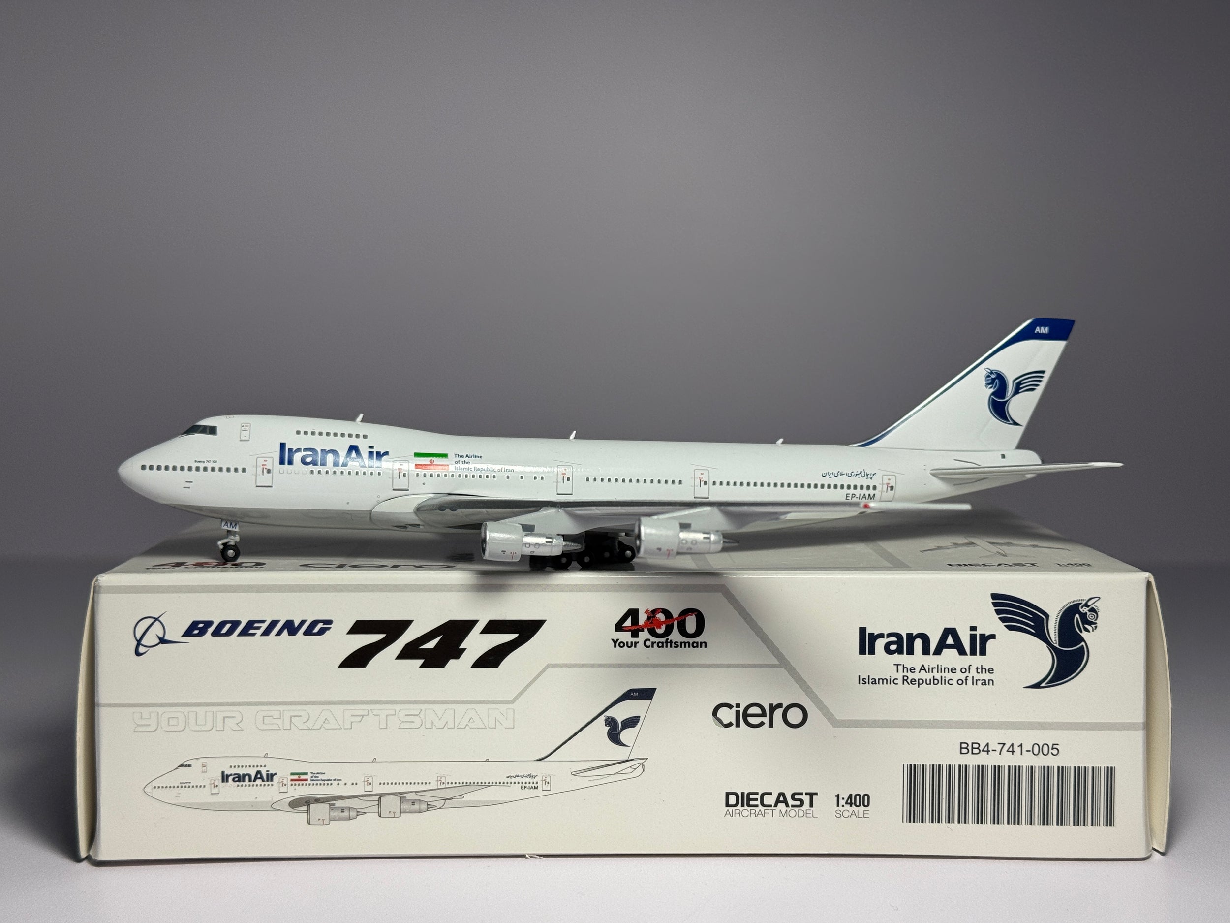 Aeroclassics 1:400 Iran Air Boeing 747-100 EP-IAM BB4-741-005