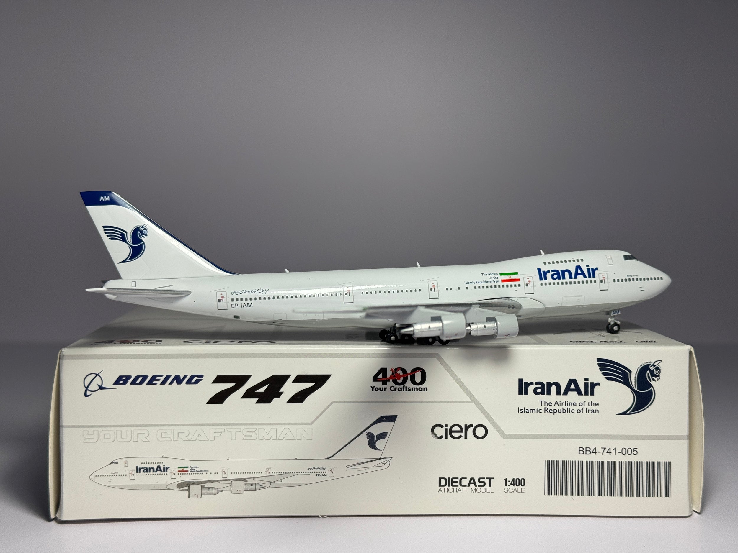Aeroclassics 1:400 Iran Air Boeing 747-100 EP-IAM BB4-741-005
