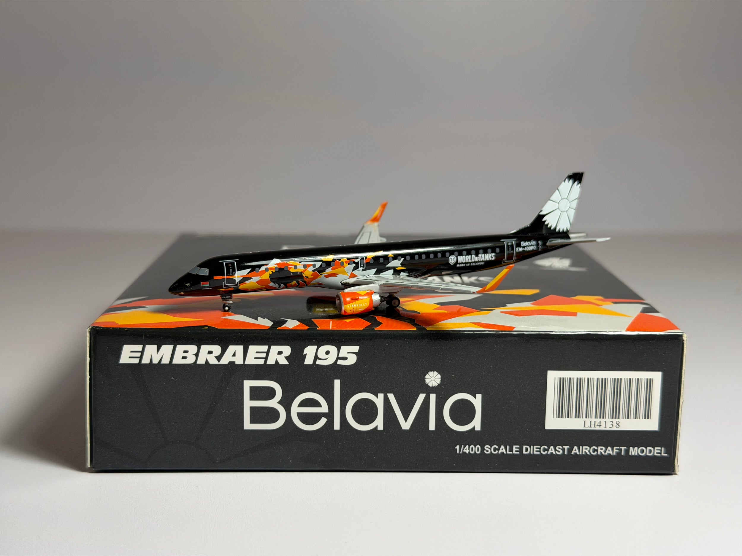 Belavia Embraer E195 1:400 JC Wings EW-400PO (LH4138)