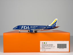 Fuji Dream Airlines Embraer E175 1:200 JC Wings JA13FJ (EW2175010)
