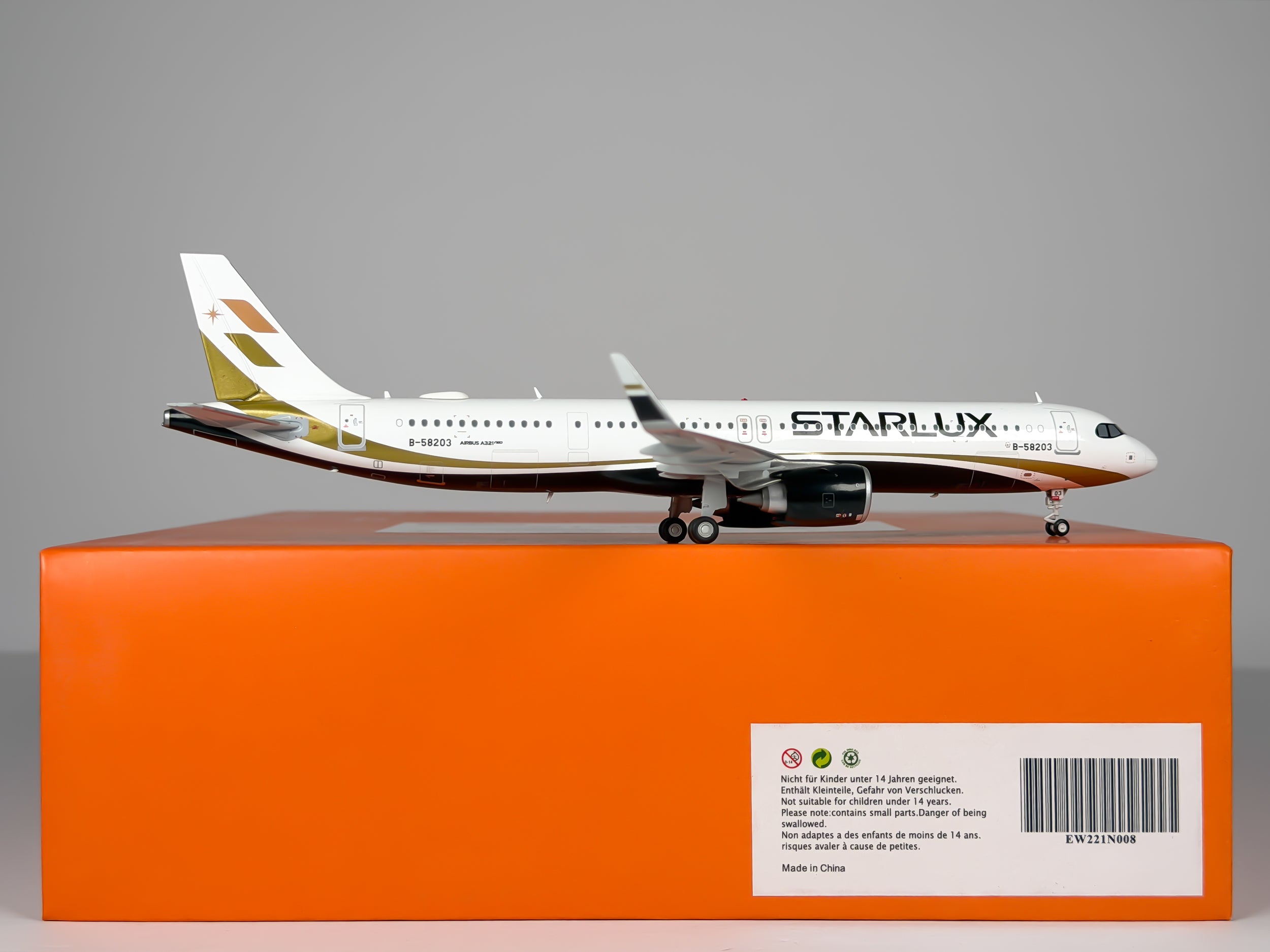 Starlux Airlines Airbus A321neo 1:200 JC Wings B-58203 (EW221N008)