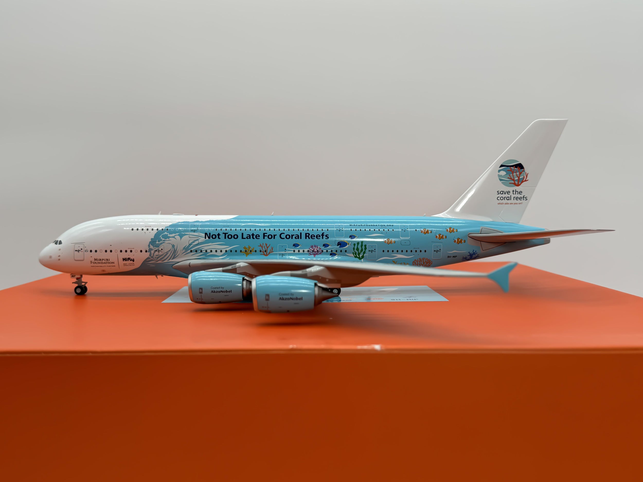 Hi Fly Malta Airbus A380-800 1:200 JC Wings 9H-MIP (EW2388004)