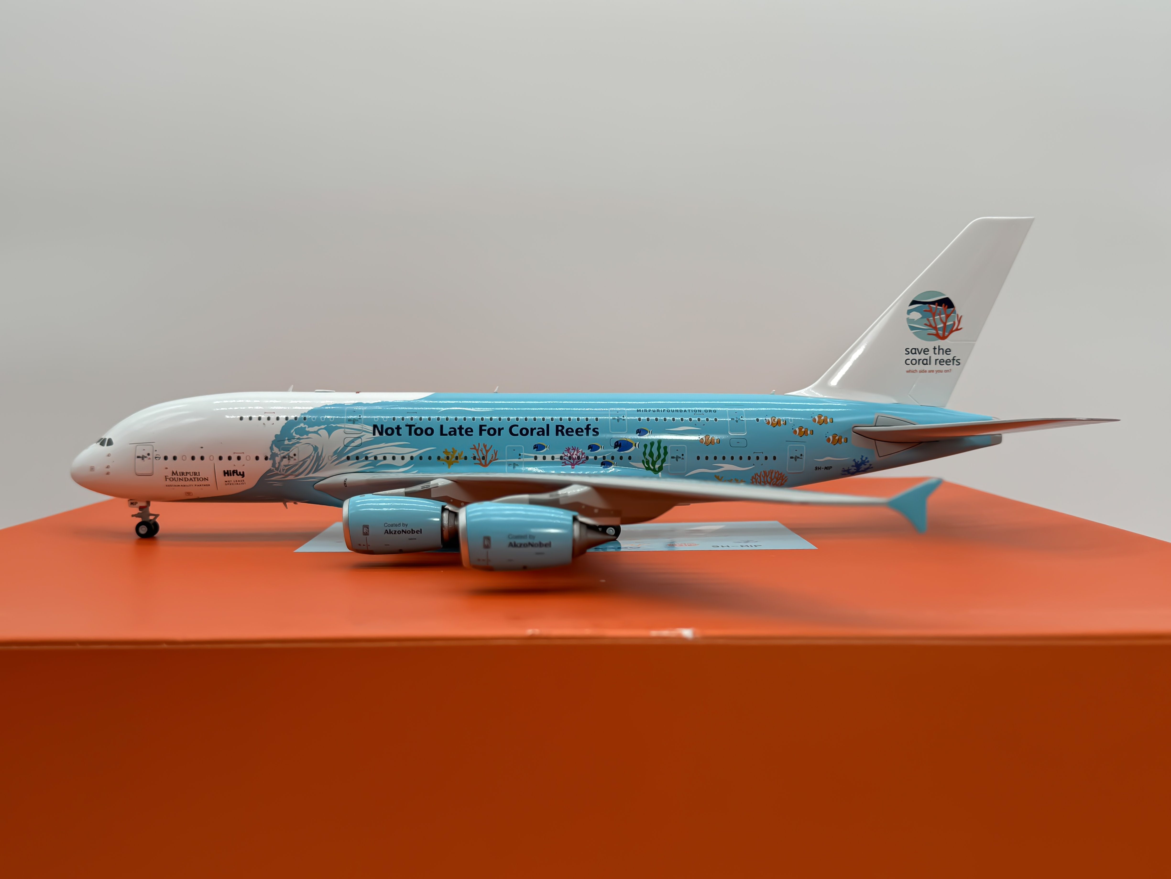 Hi Fly Malta Airbus A380-800 1:200 JC Wings 9H-MIP (EW2388004)