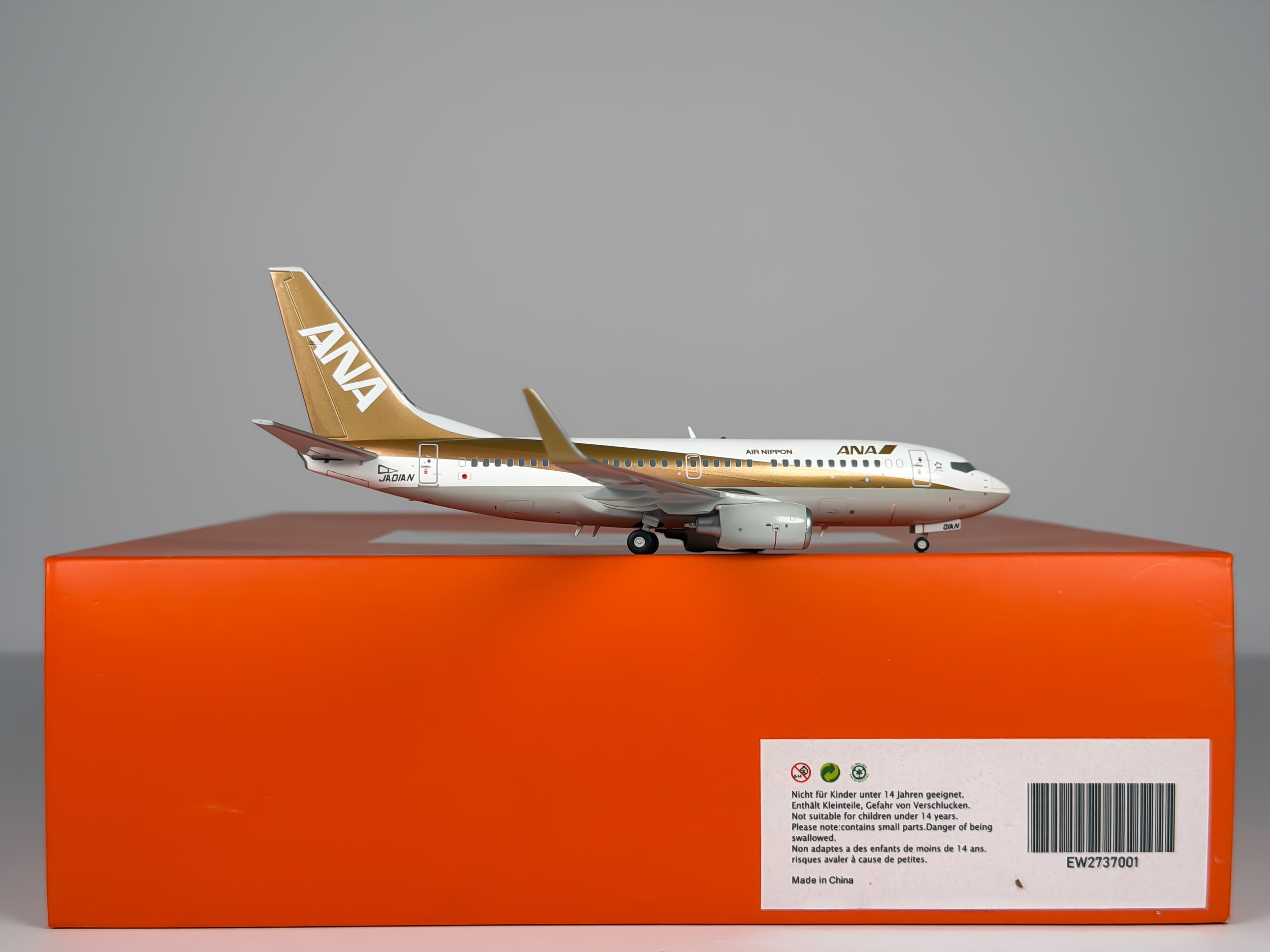 All Nippon Airways (ANA) Boeing 737-700 1:200 JC Wings JA01AN (EW2737001)