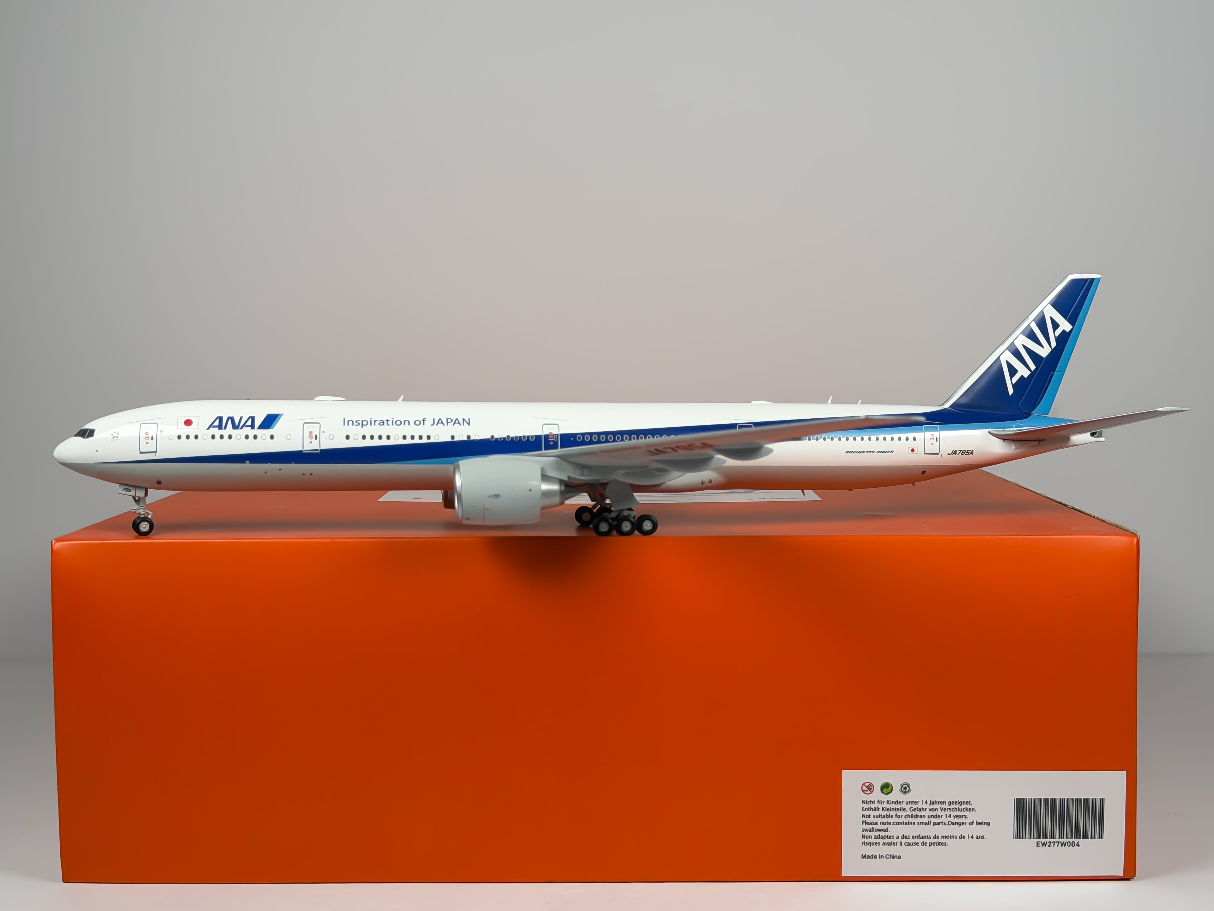 All Nippon Airways (ANA) Boeing 777-300ER 1:200 JC Wings JA795A (EW277W004)