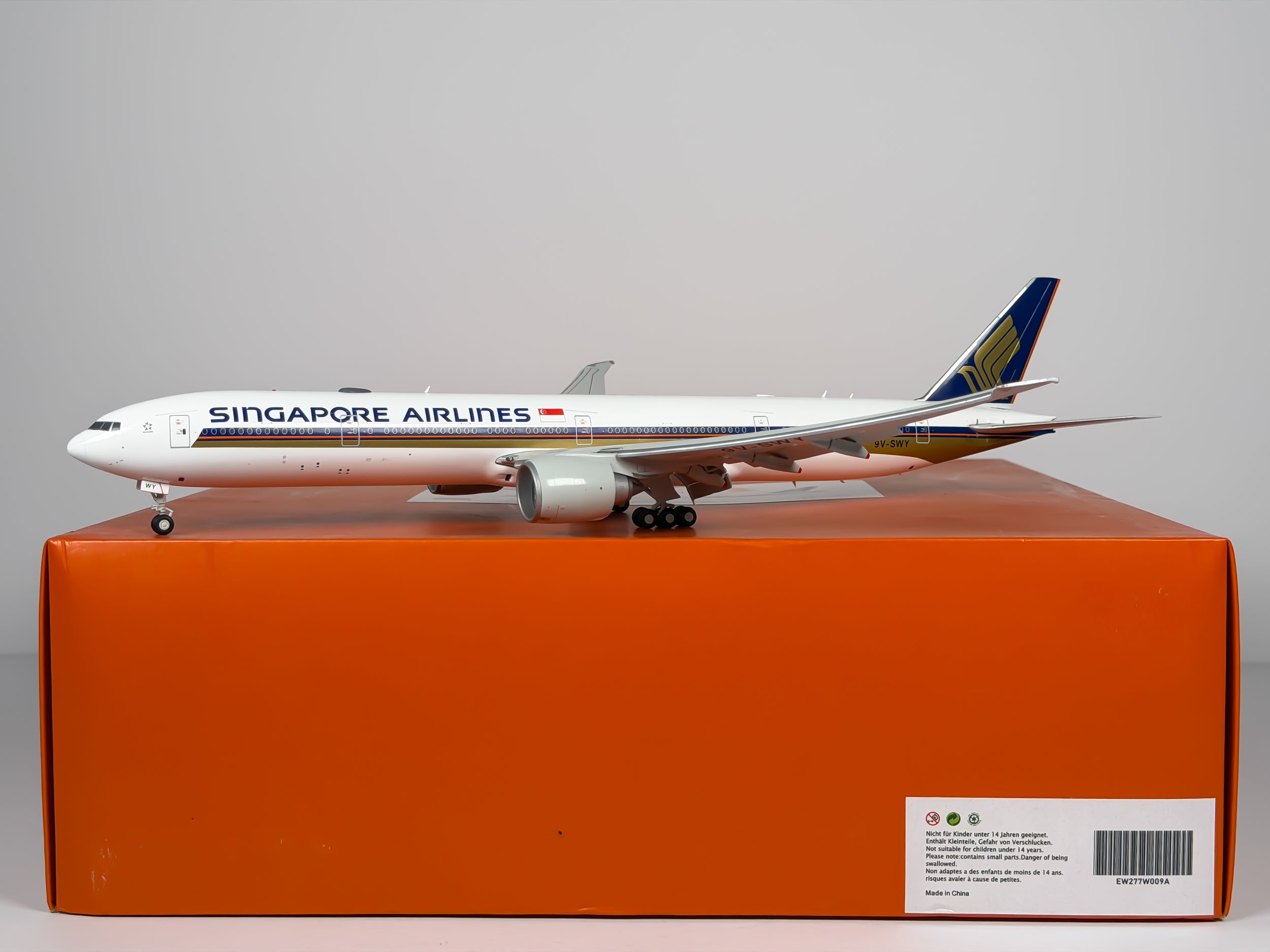 Singapore Airlines Boeing 777-300ER 1:200 JC Wings 9V-SWY (EW277W009A)