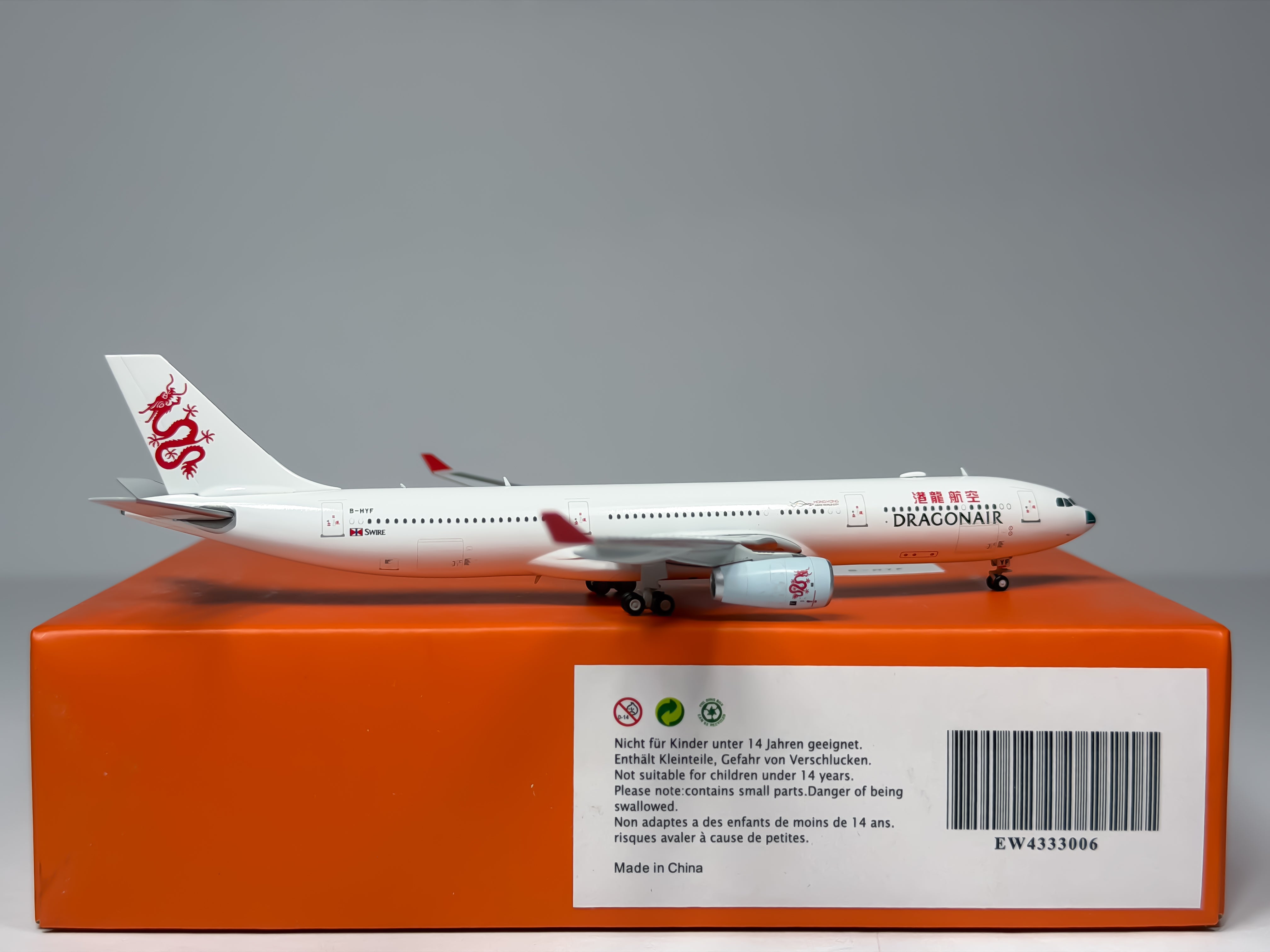 Dragonair Airbus A330-300 1:400 JC Wings B-HYF (EW4333006)