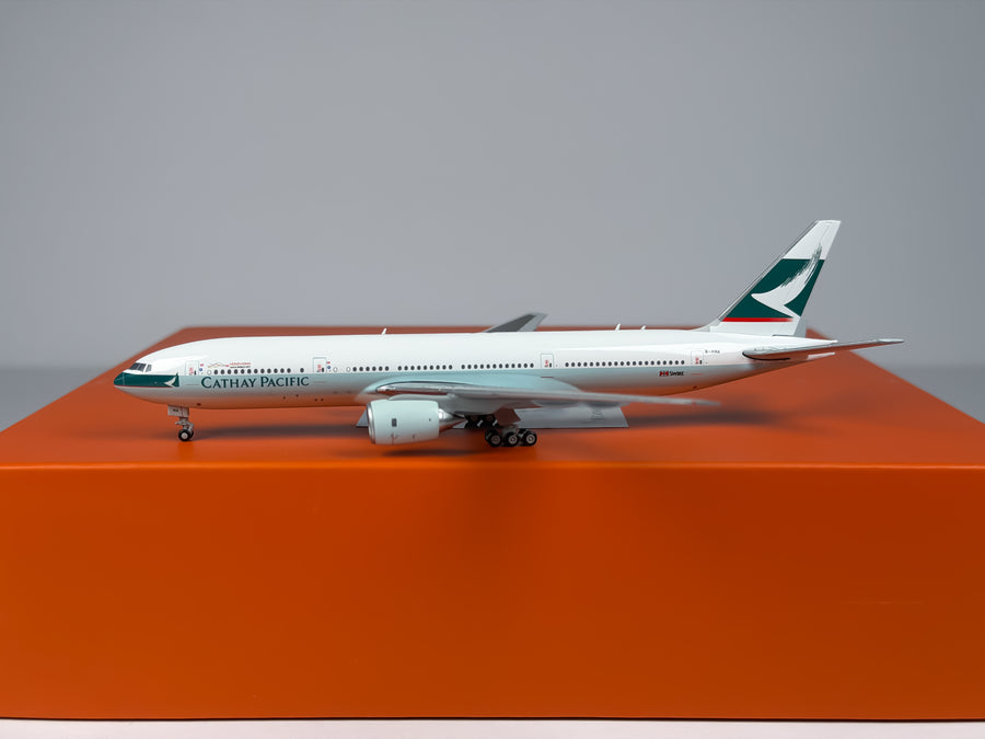 Cathay Pacific Boeing 777-200 1:400 JC Wings B-HNA (EW4772006)