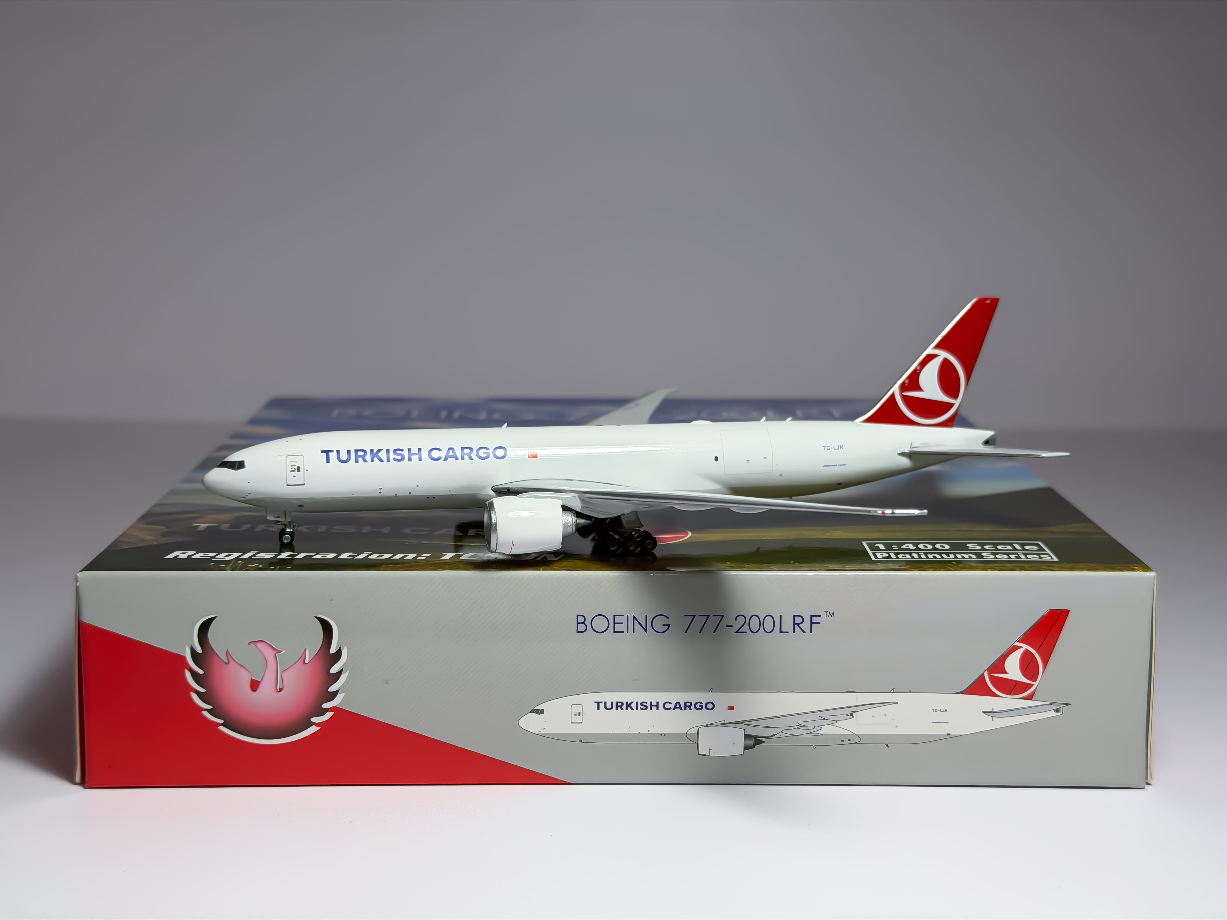 Turkish Airlines Cargo Boeing 777-200LR 1:400 Phoenix TC-LJN (EW477L001)