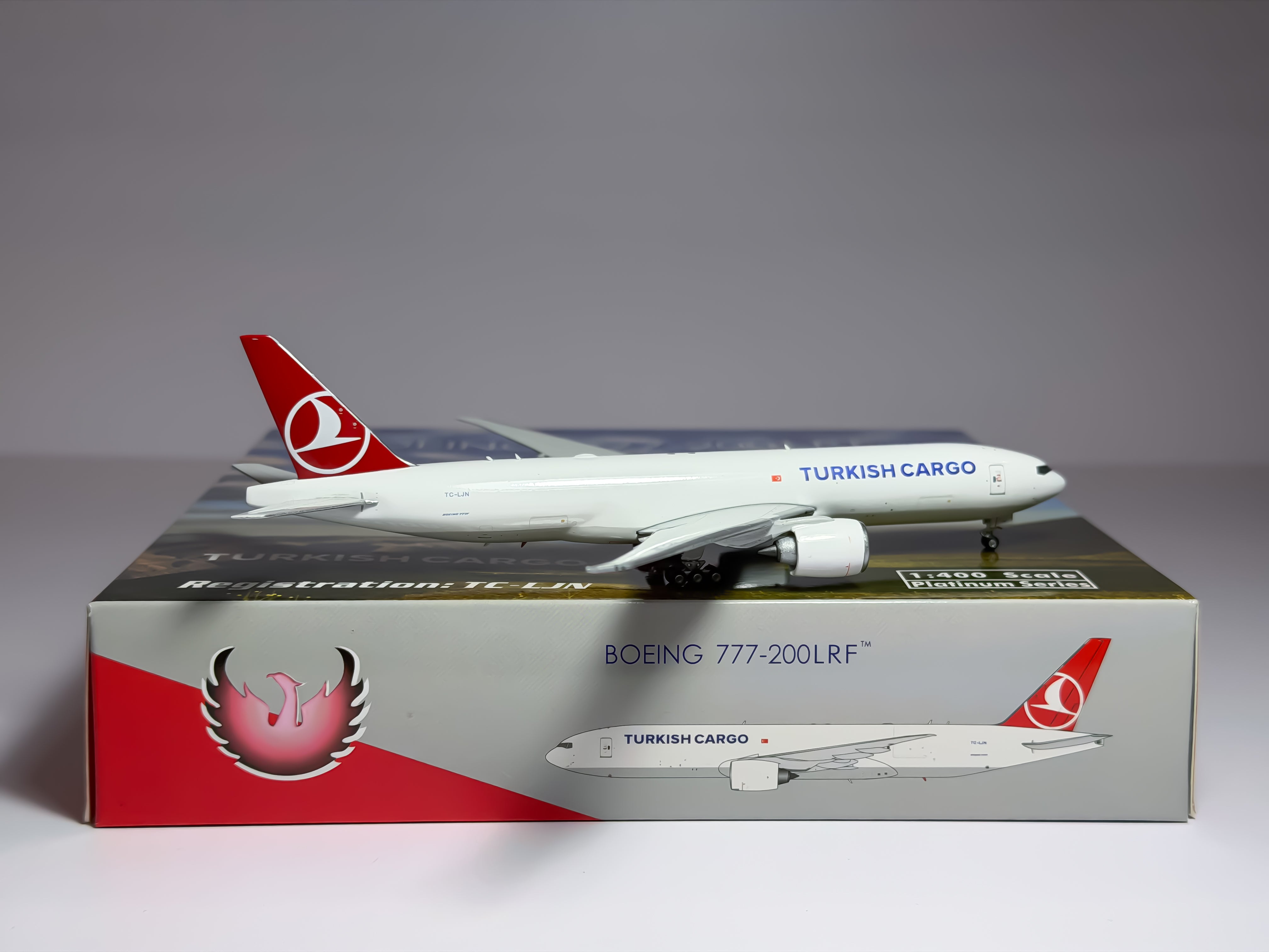 Turkish Airlines Cargo Boeing 777-200LR 1:400 Phoenix TC-LJN (EW477L001)