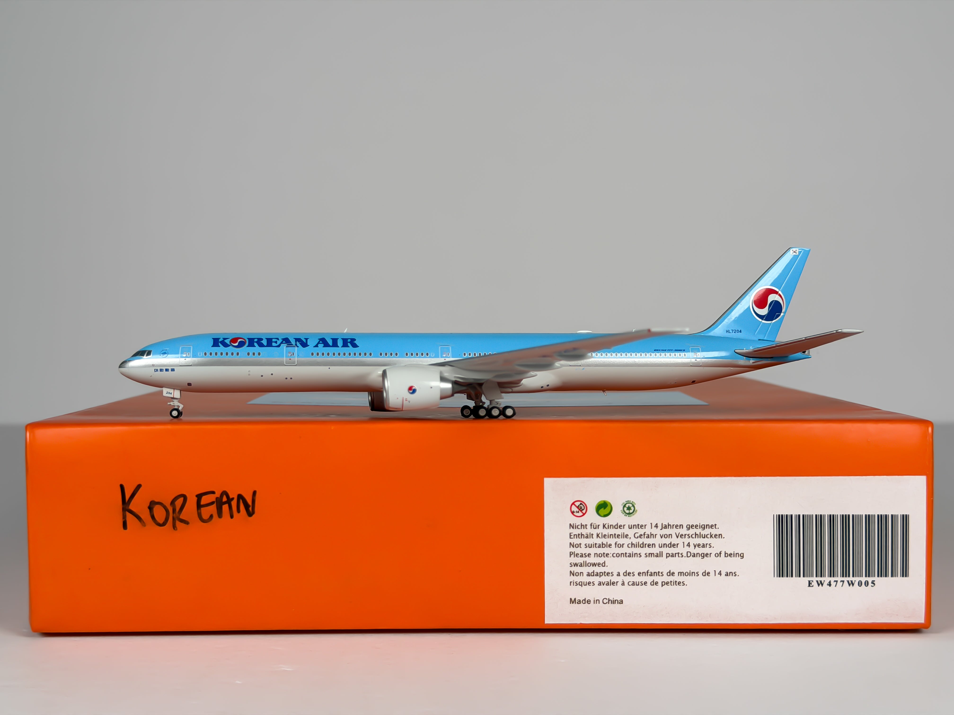 Korean Air Boeing 777-300ER 1:400 JC Wings HL7204 (EW477W005)
