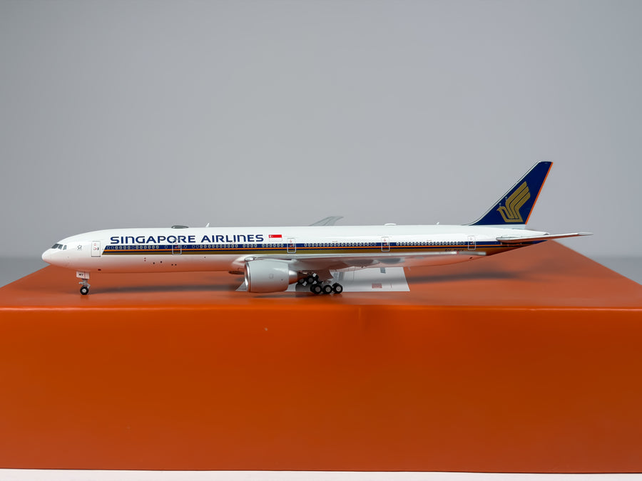 Singapore Airlines Boeing 777-300ER 1:400 JC Wings 9V-SWY (EW477W009)