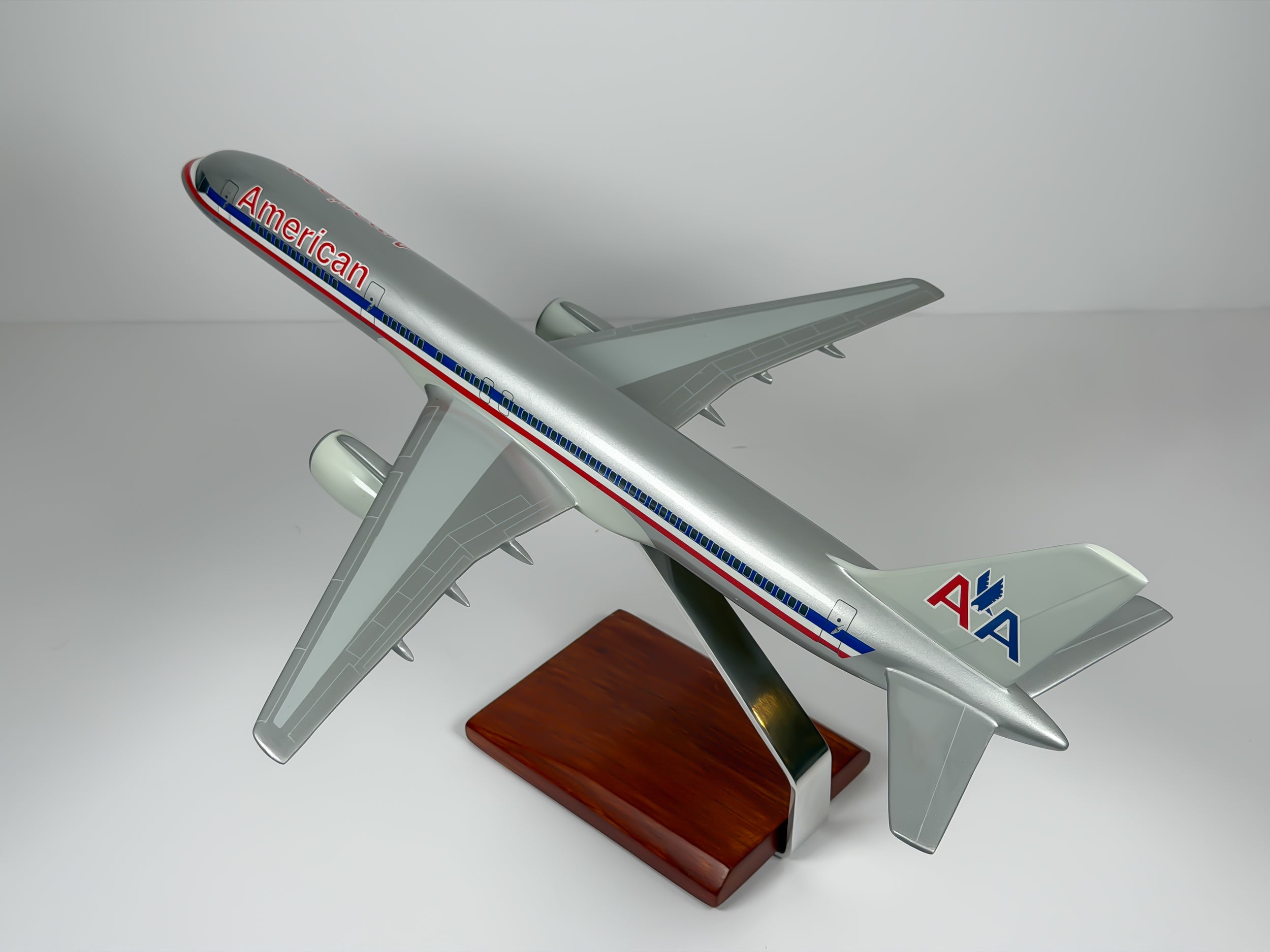 1:100 American Airlines Boeing 757-200 - Eagle - Bare Metal | Executive Model