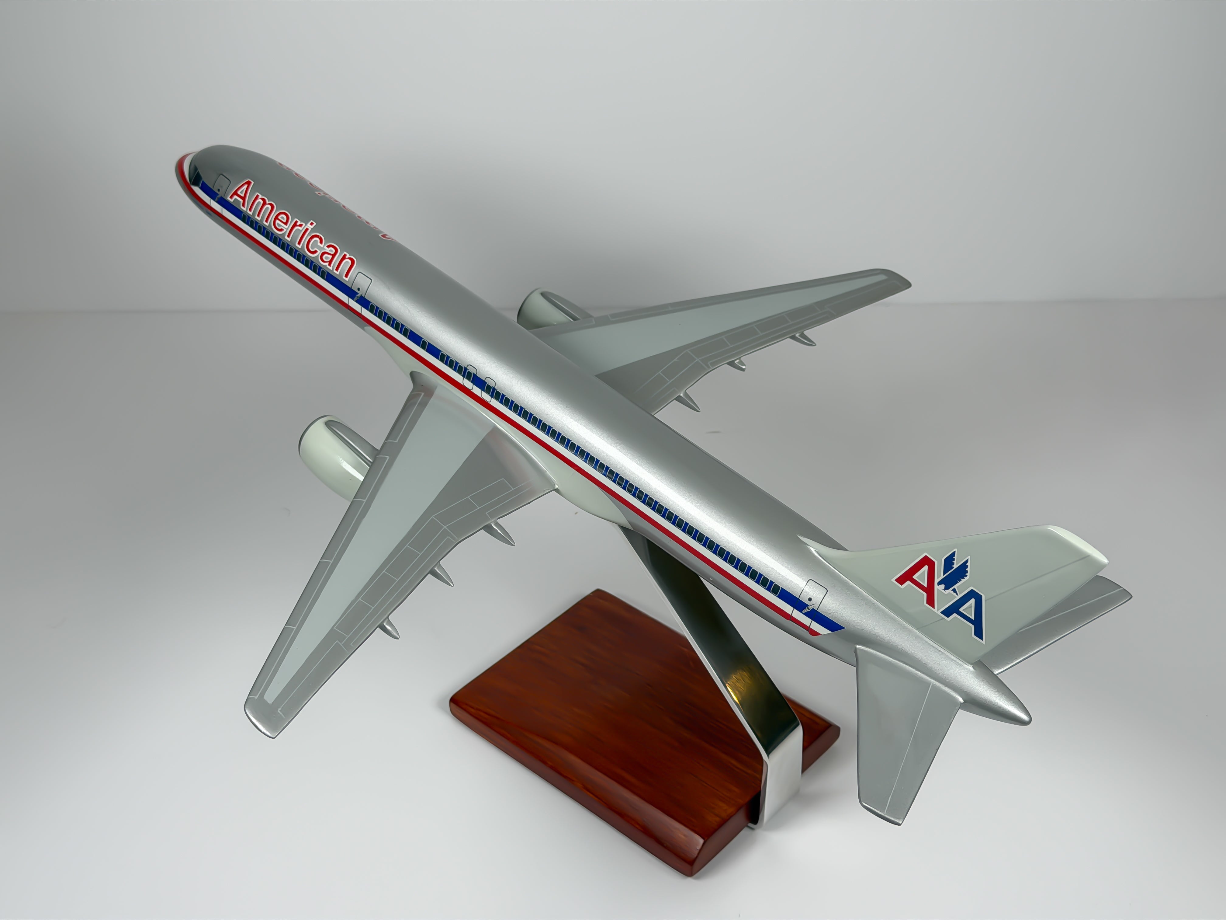 1:100 American Airlines Boeing 757-200 - Eagle - Bare Metal | Executive Model
