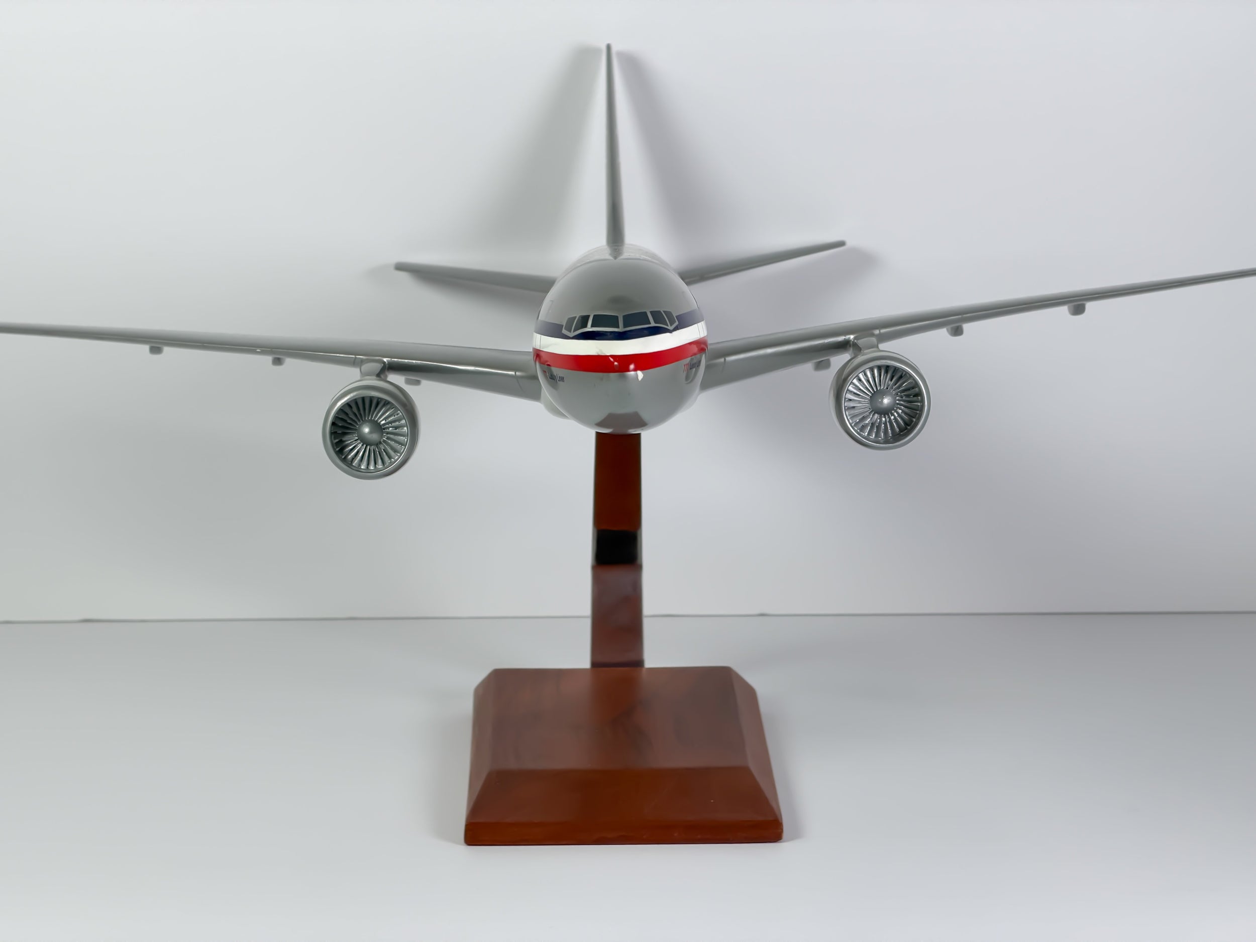 1:100 American Airlines Boeing 777-200 - Eagle - Bare Metal | Executive Model